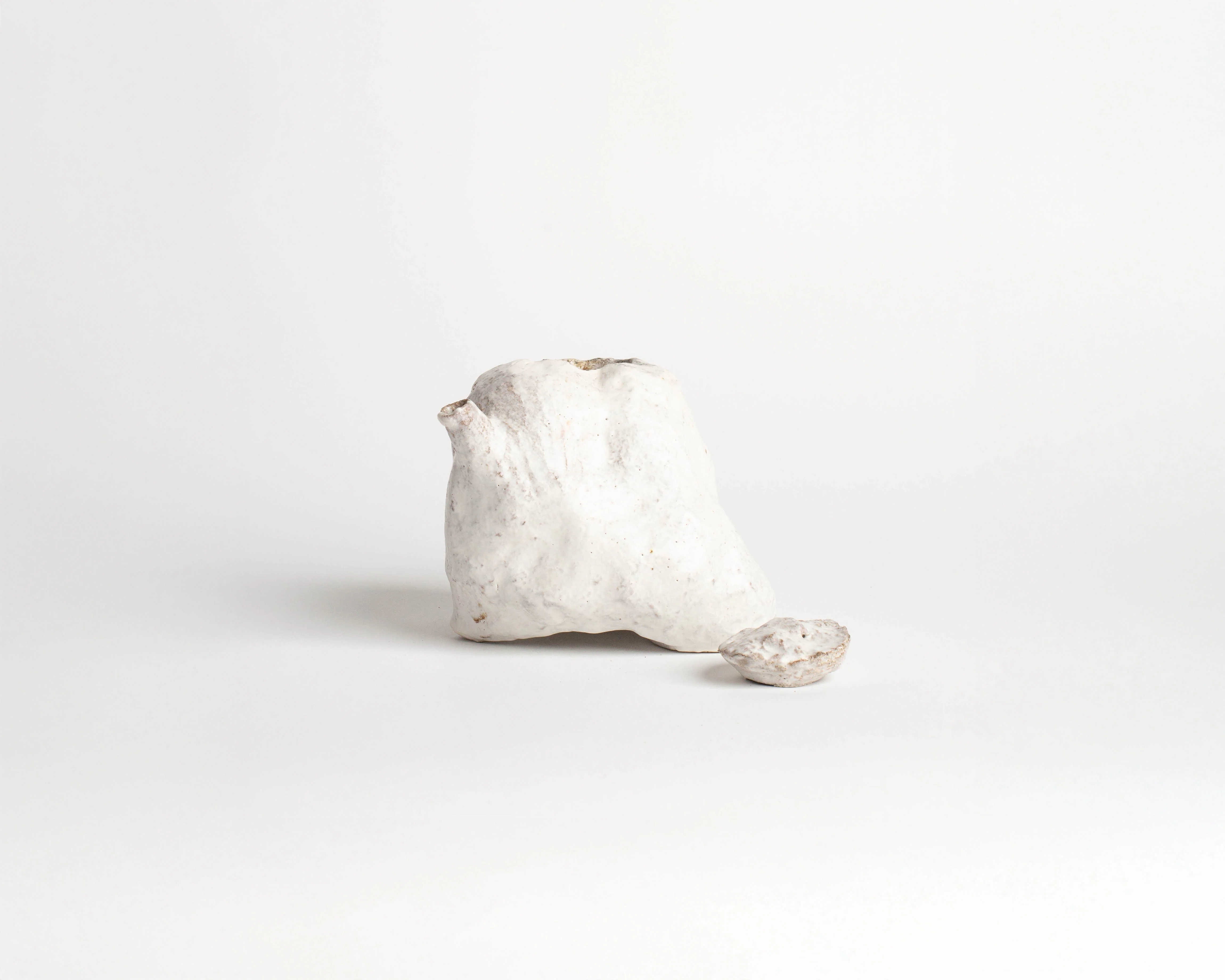 Akiko Hirai Large Rock Teapot in White - Image 6