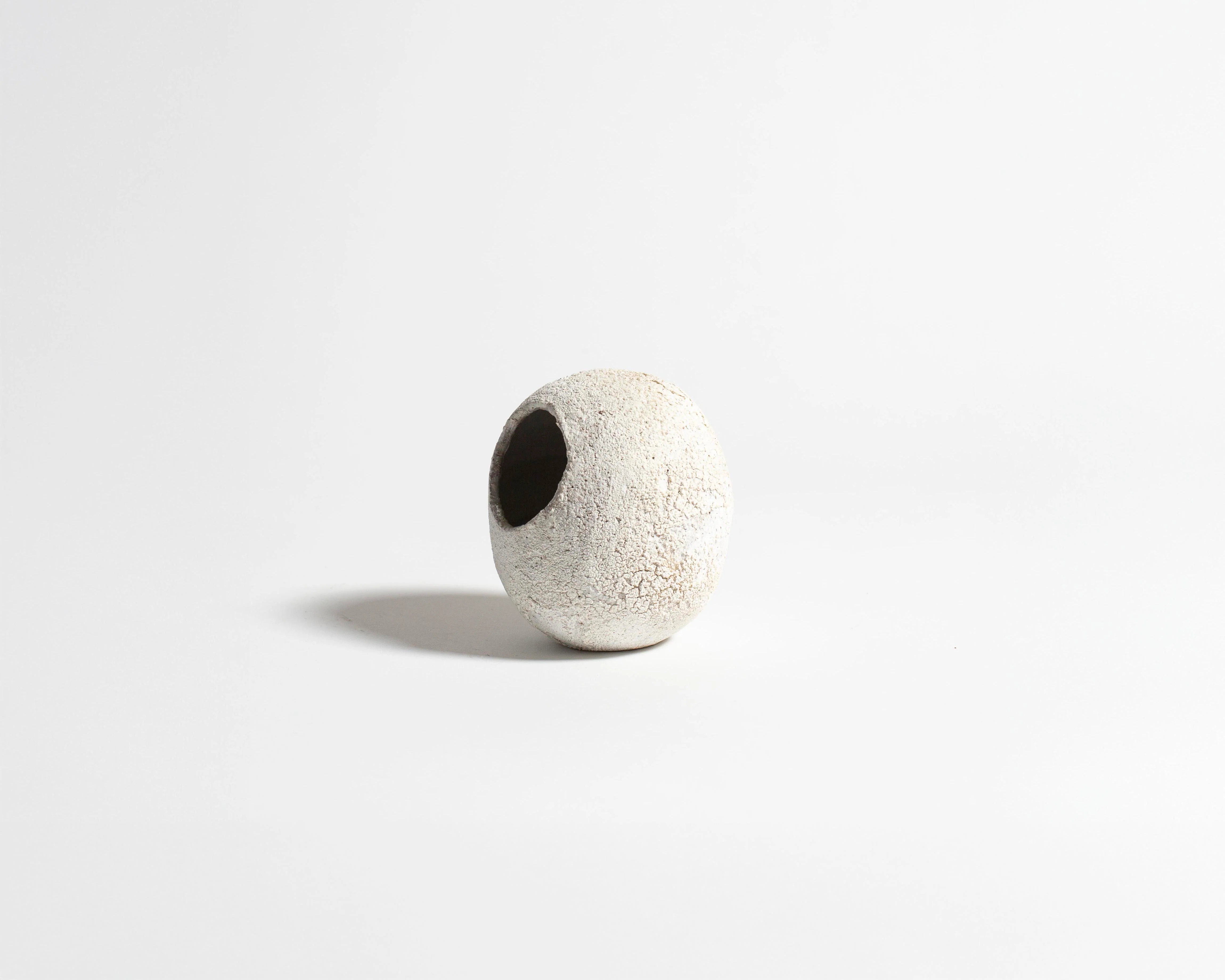 Akiko Hirai Laughing Cocoon Sugar Jar in White - Image 2