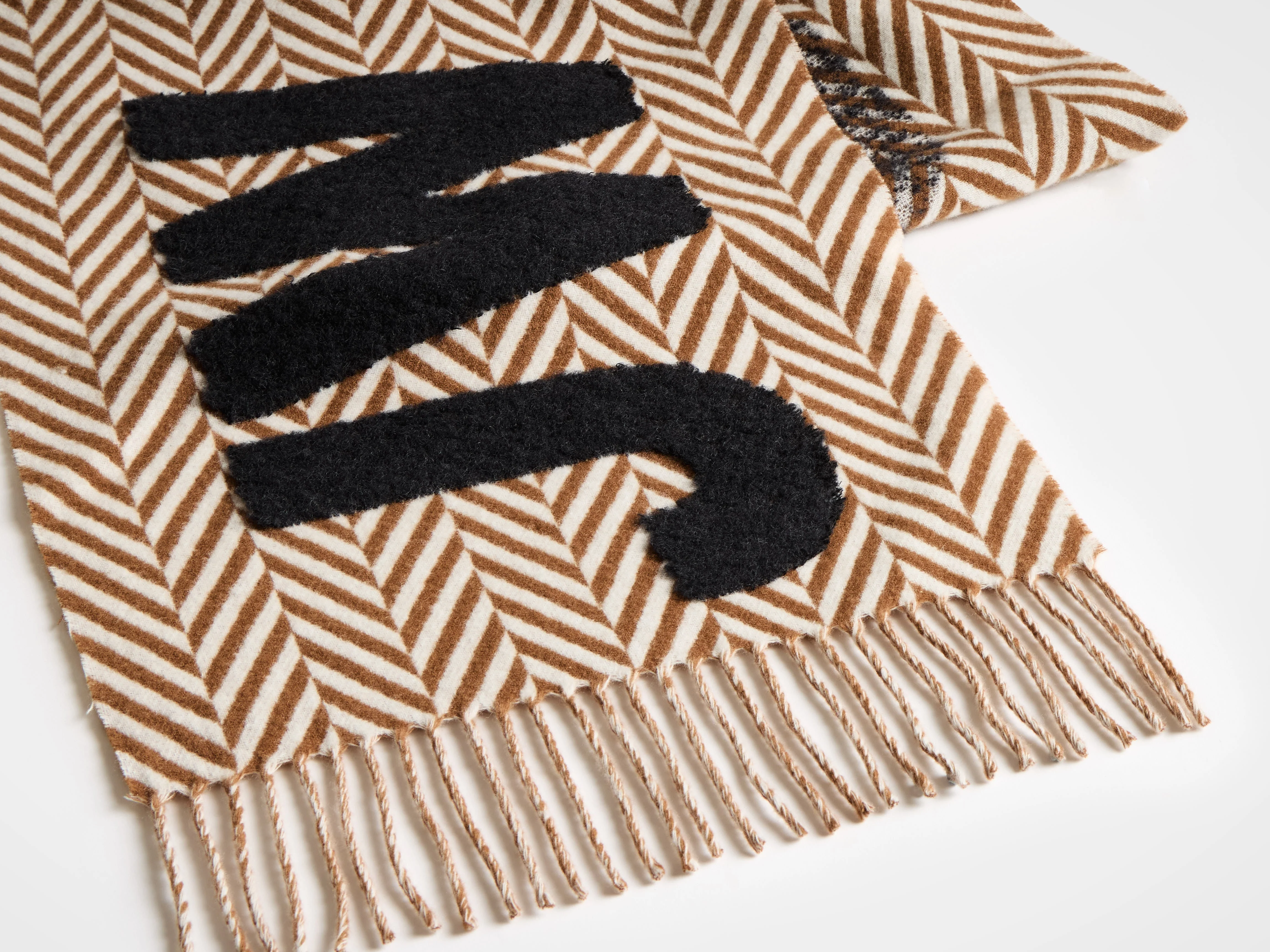 CHECKERED LOGO SCARF IN BROWN & WHITE - Image 3
