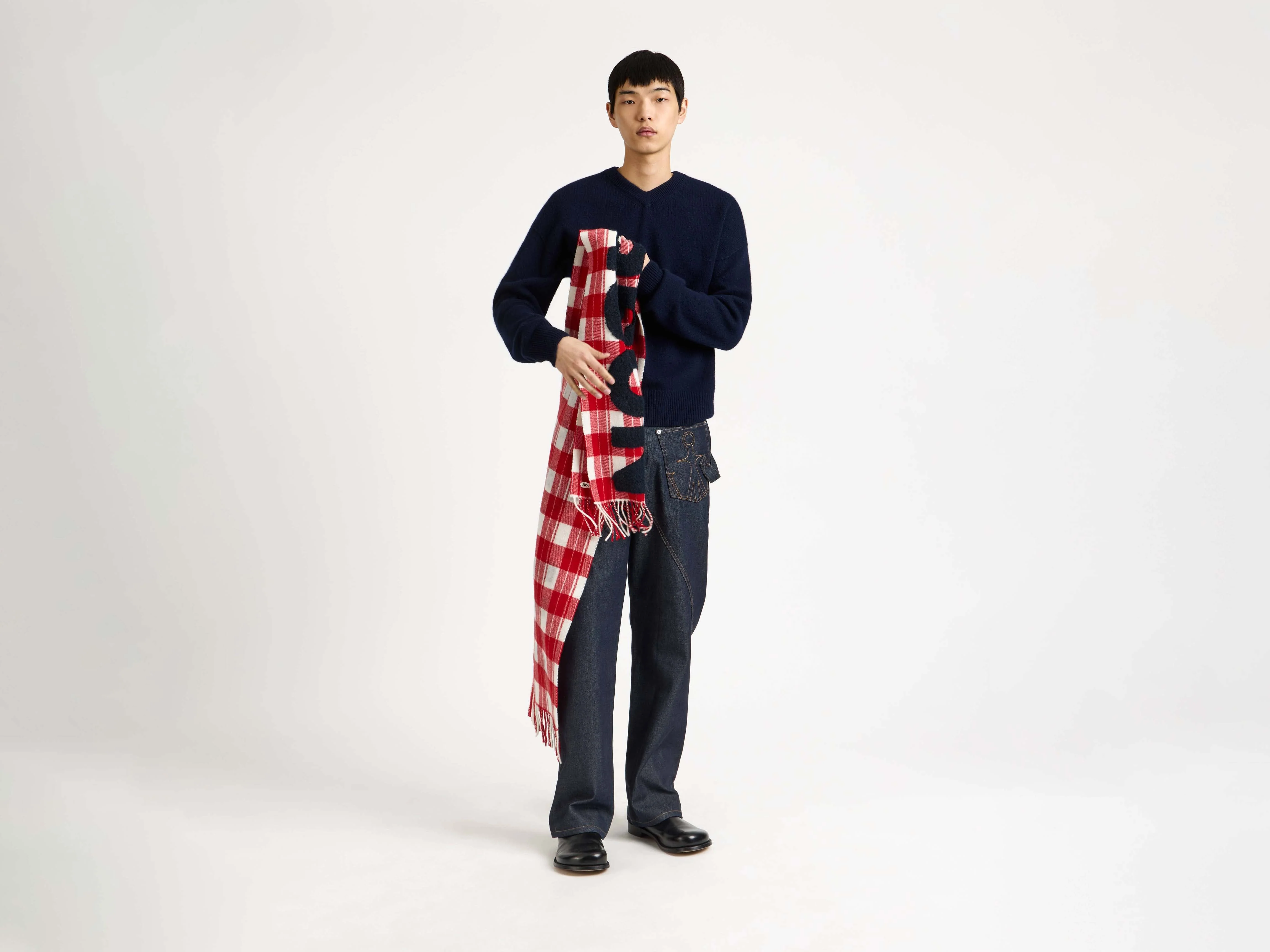 CHECKERED LOGO SCARF IN RED-WHITE - Image 6