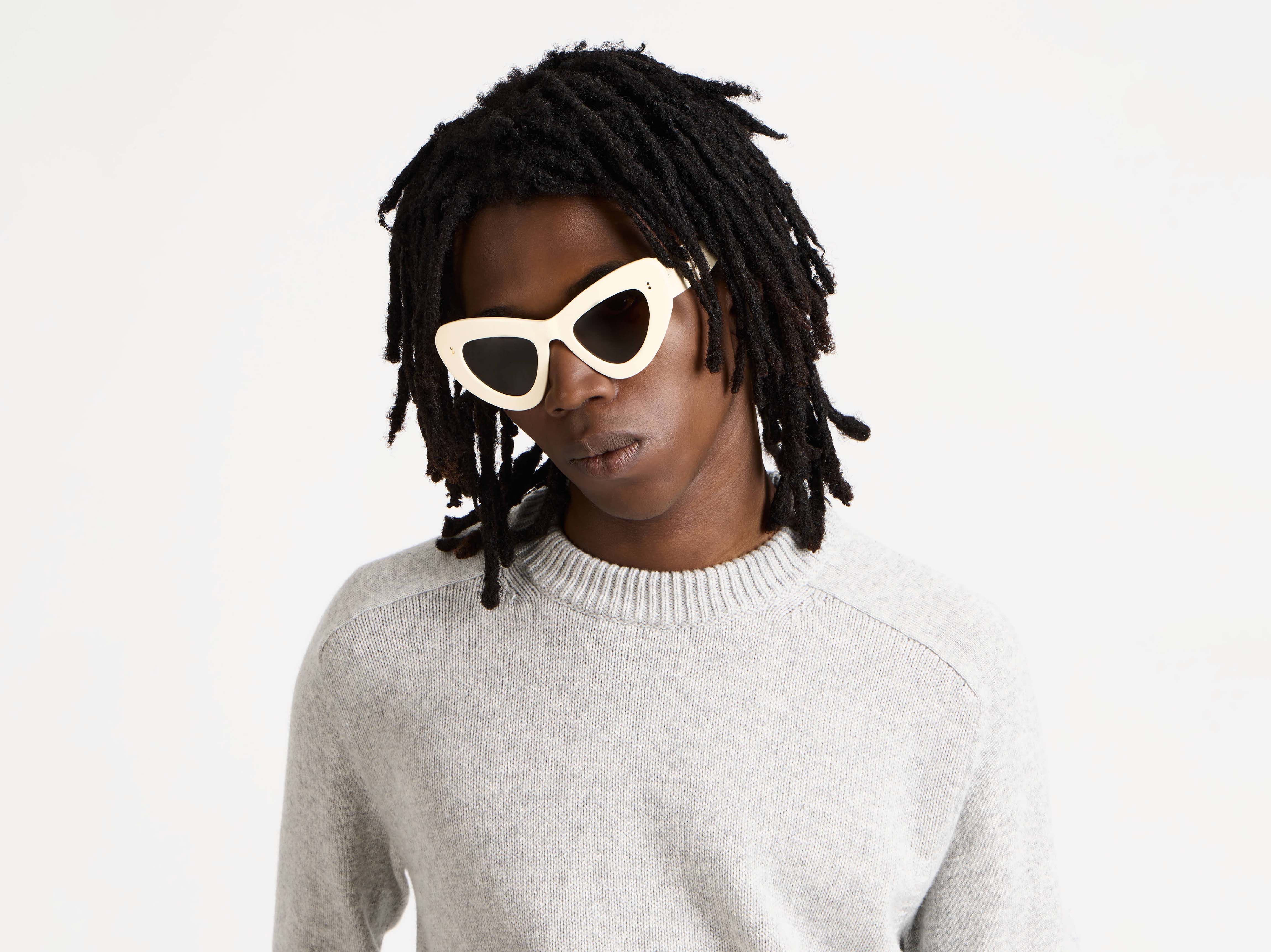 JWA06 BUTTERFLY SUNGLASSES IN OFF-WHITE
