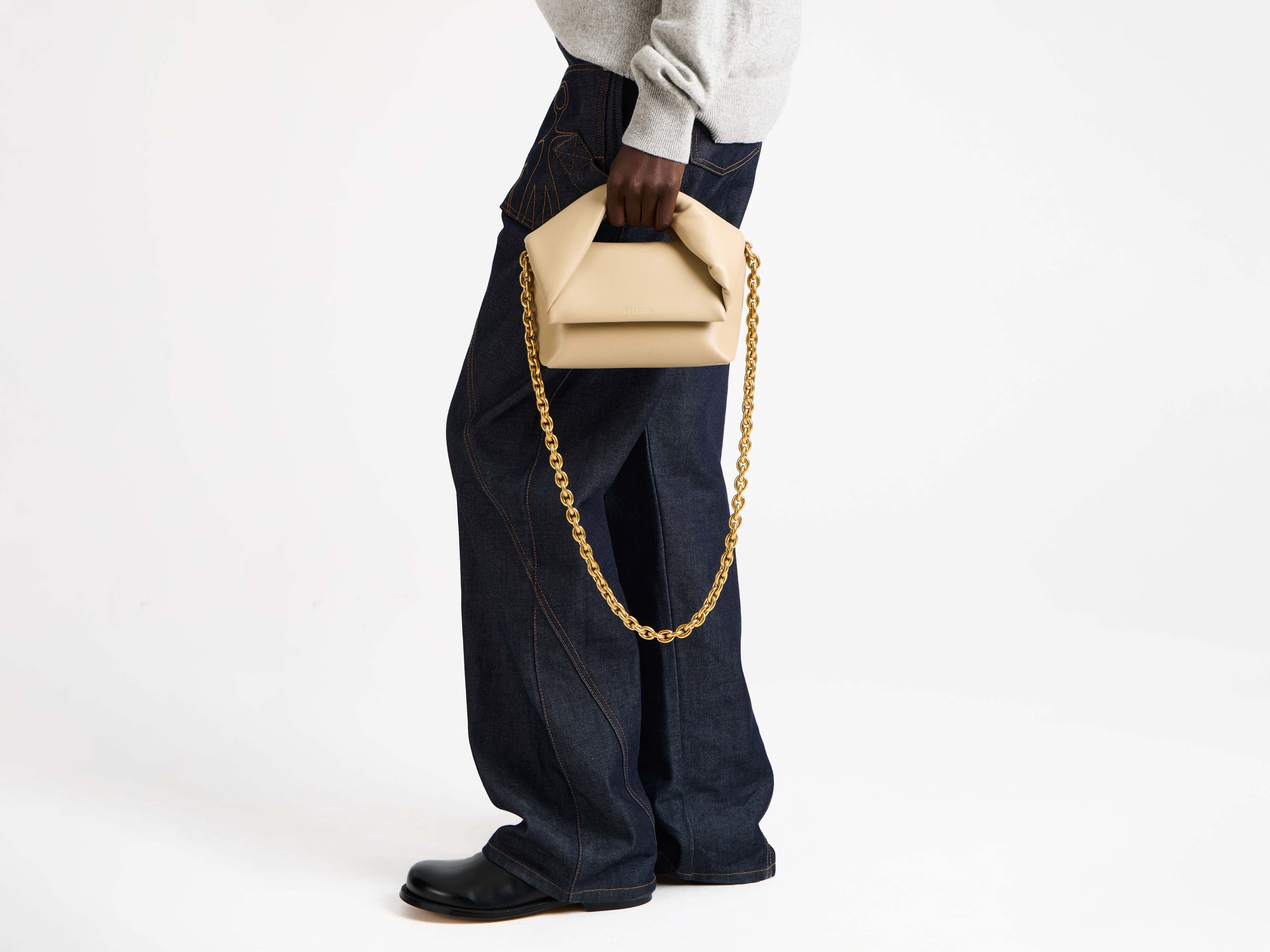 MEDIUM TWISTER BAG IN TAUPE LEATHER