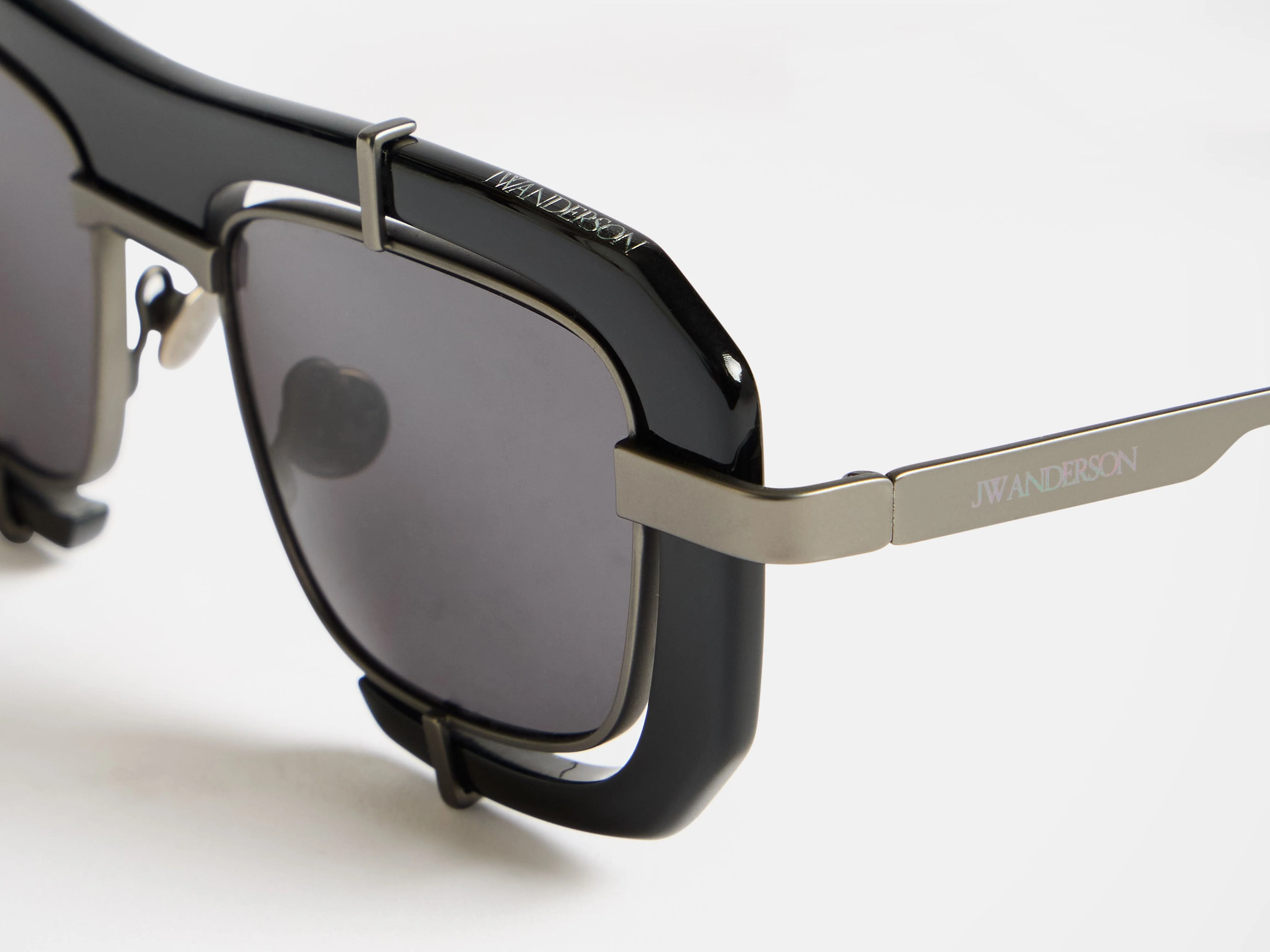 JWA03 GEOMETRIC SUNGLASSES IN BLACK - Image 3