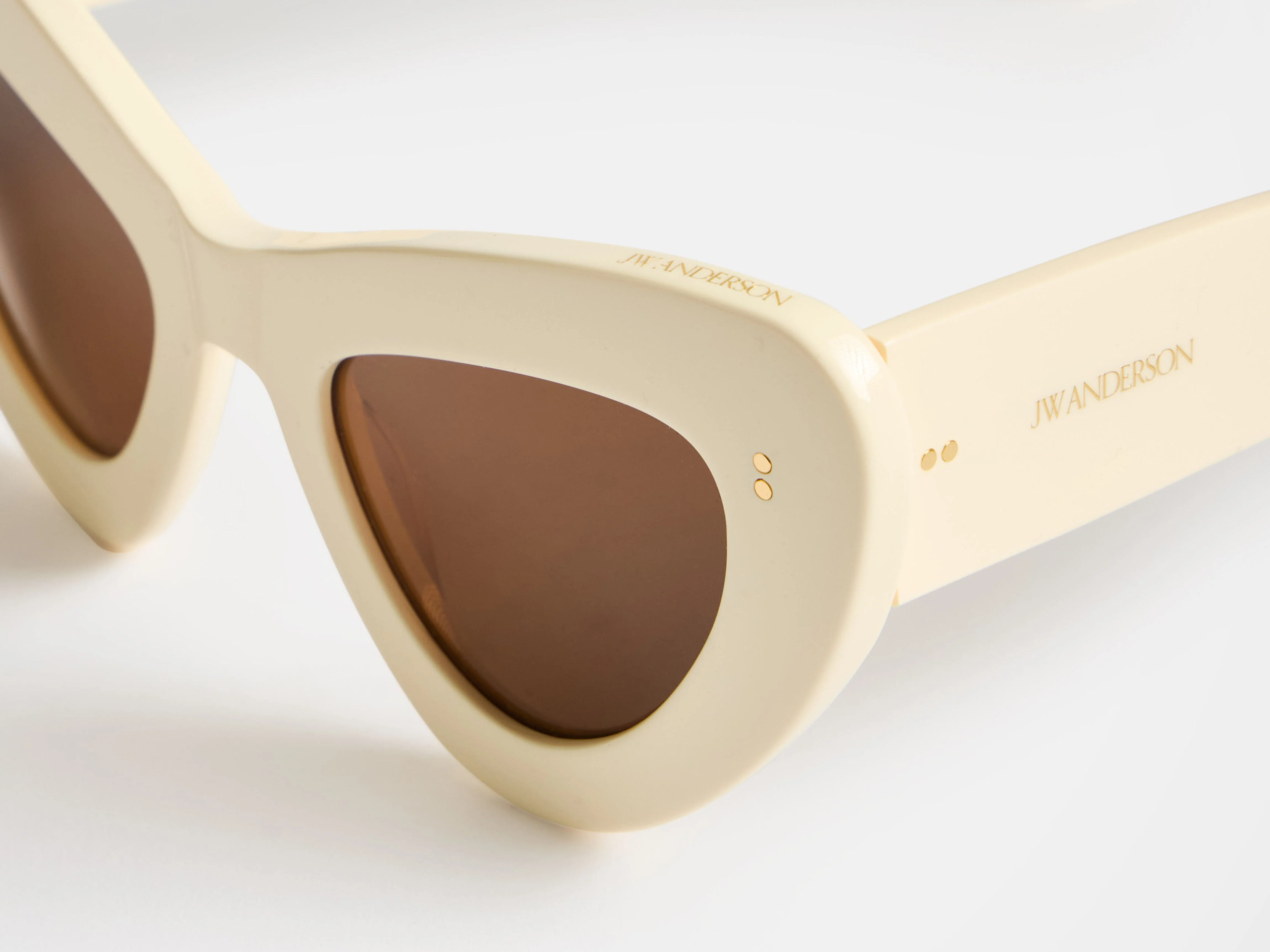 JWA06 BUTTERFLY SUNGLASSES IN OFF-WHITE - Image 4