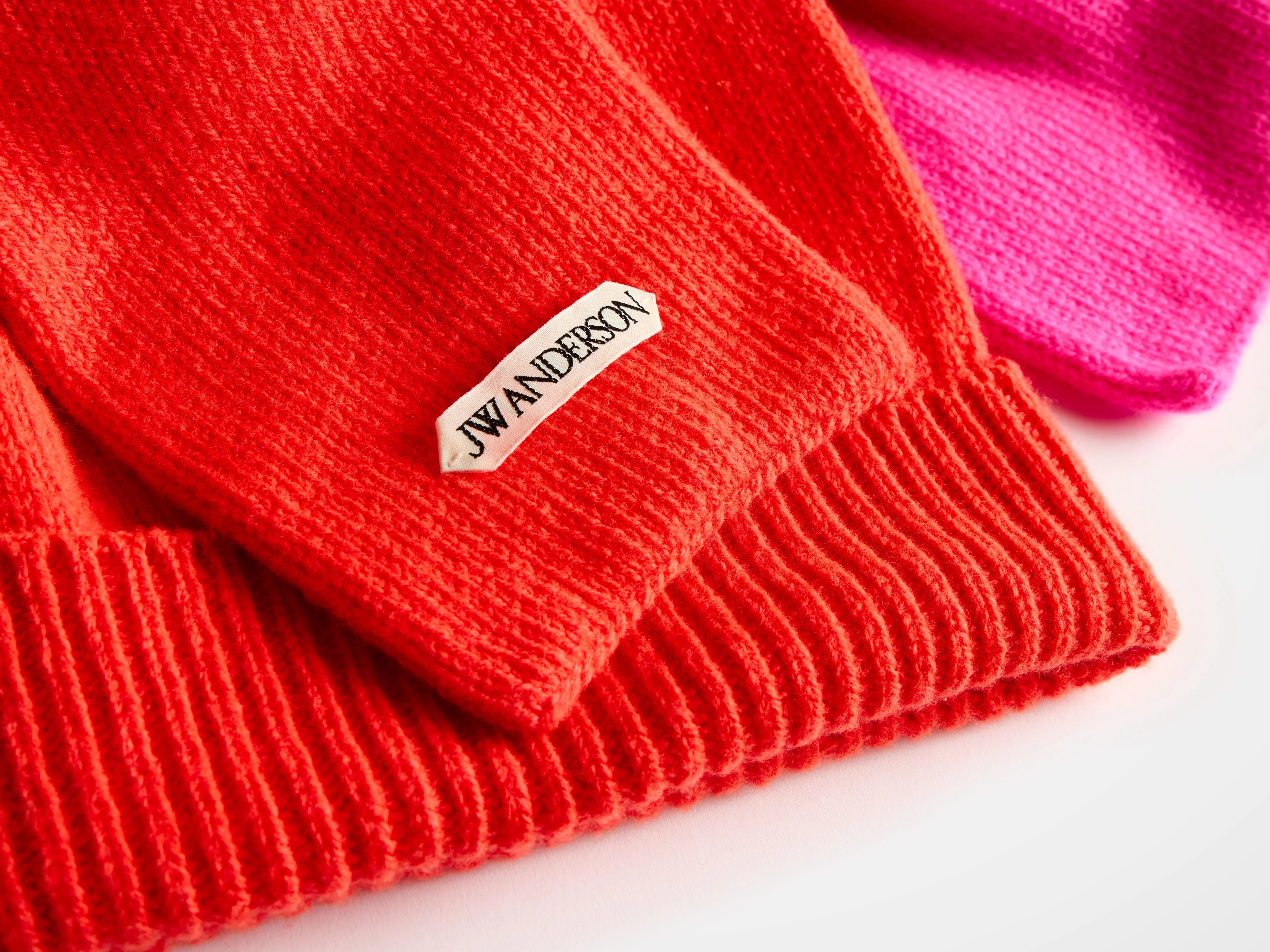 KNOTTED BEANIE HAT IN NEON ORANGE - Image 4