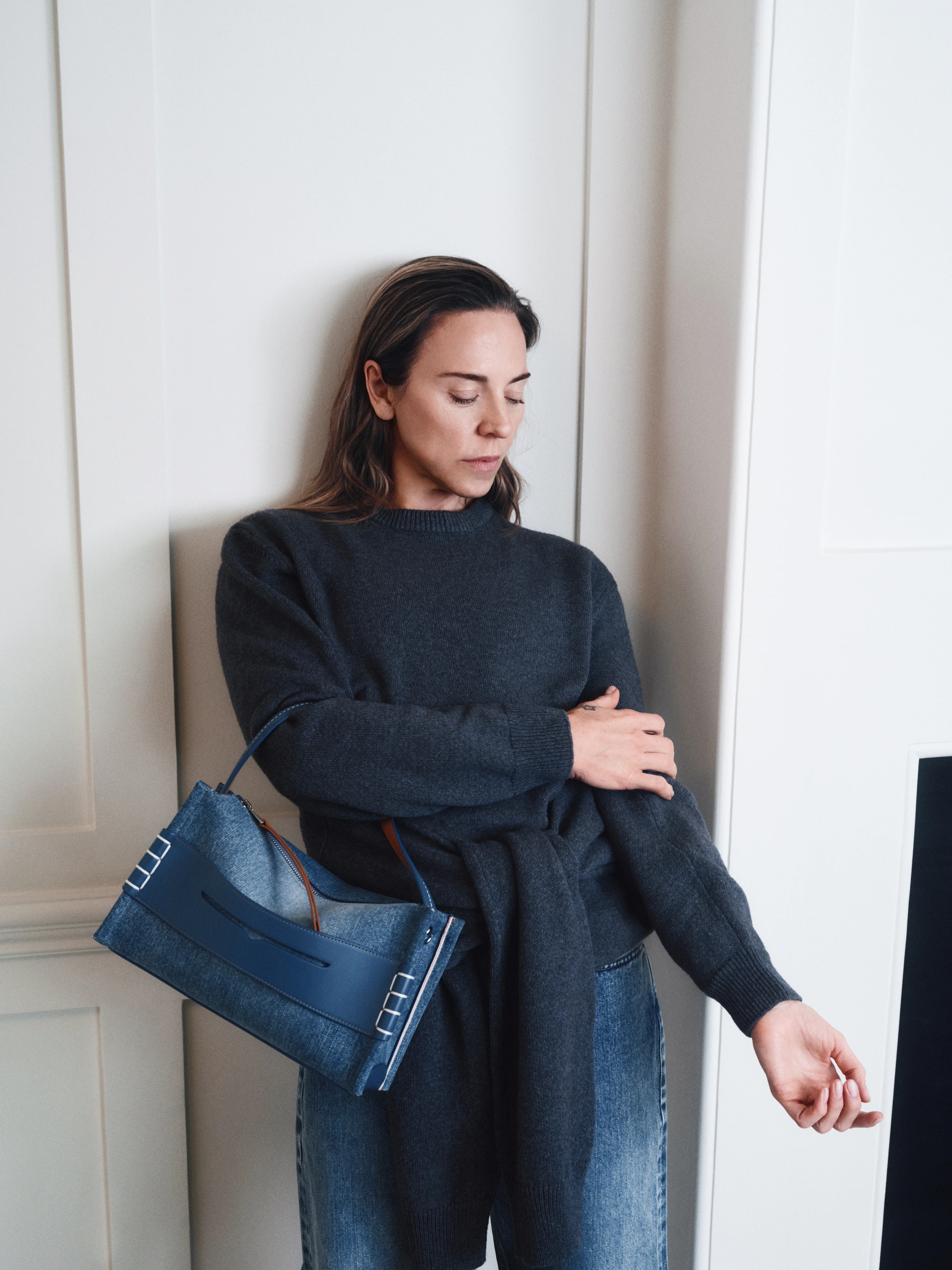 LOAFER BAG IN MID-BLUE DENIM - Image 9