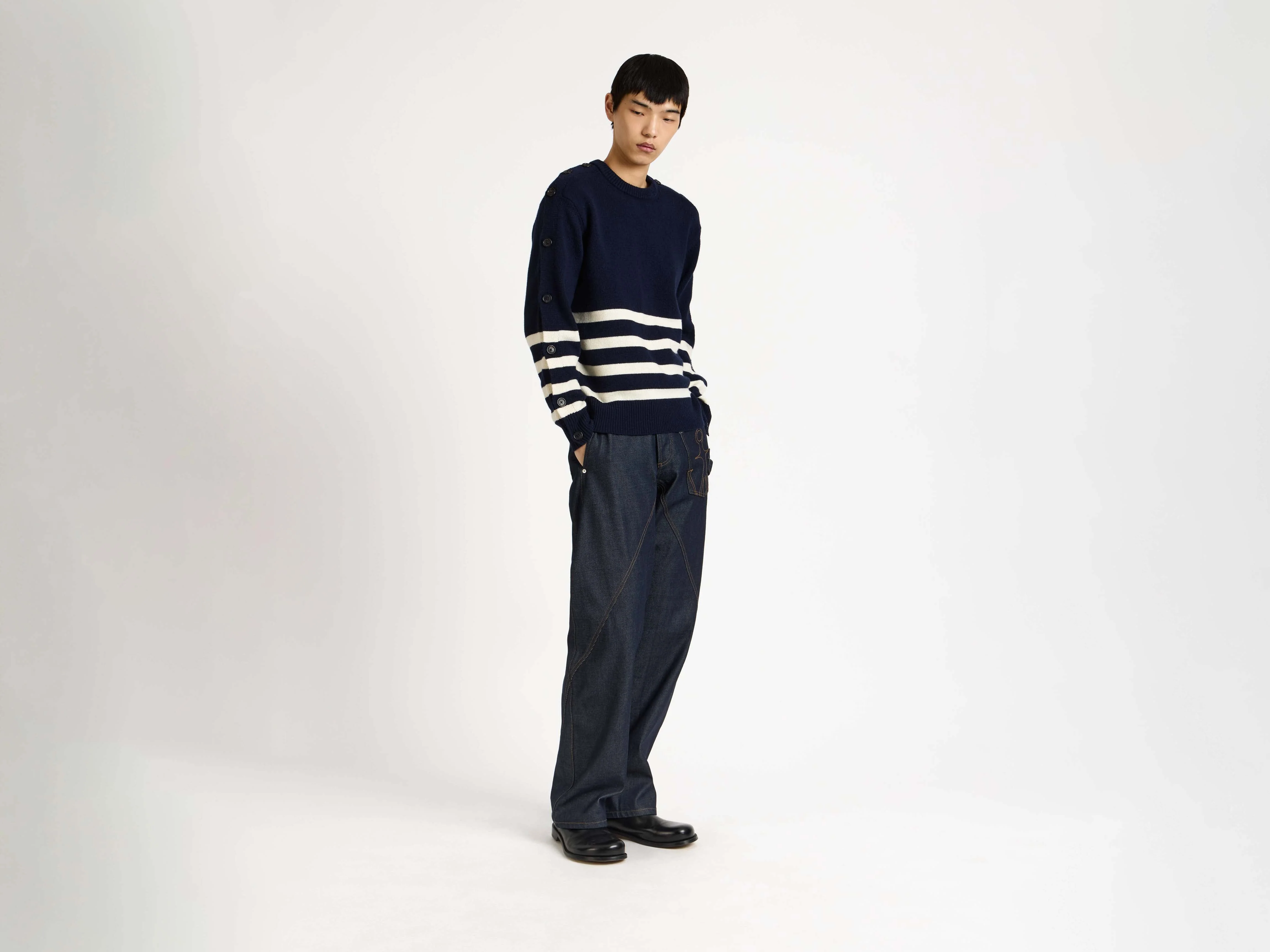 MENS BUTTONED SLEEVE BRETON JUMPER IN NAVY - Image 8