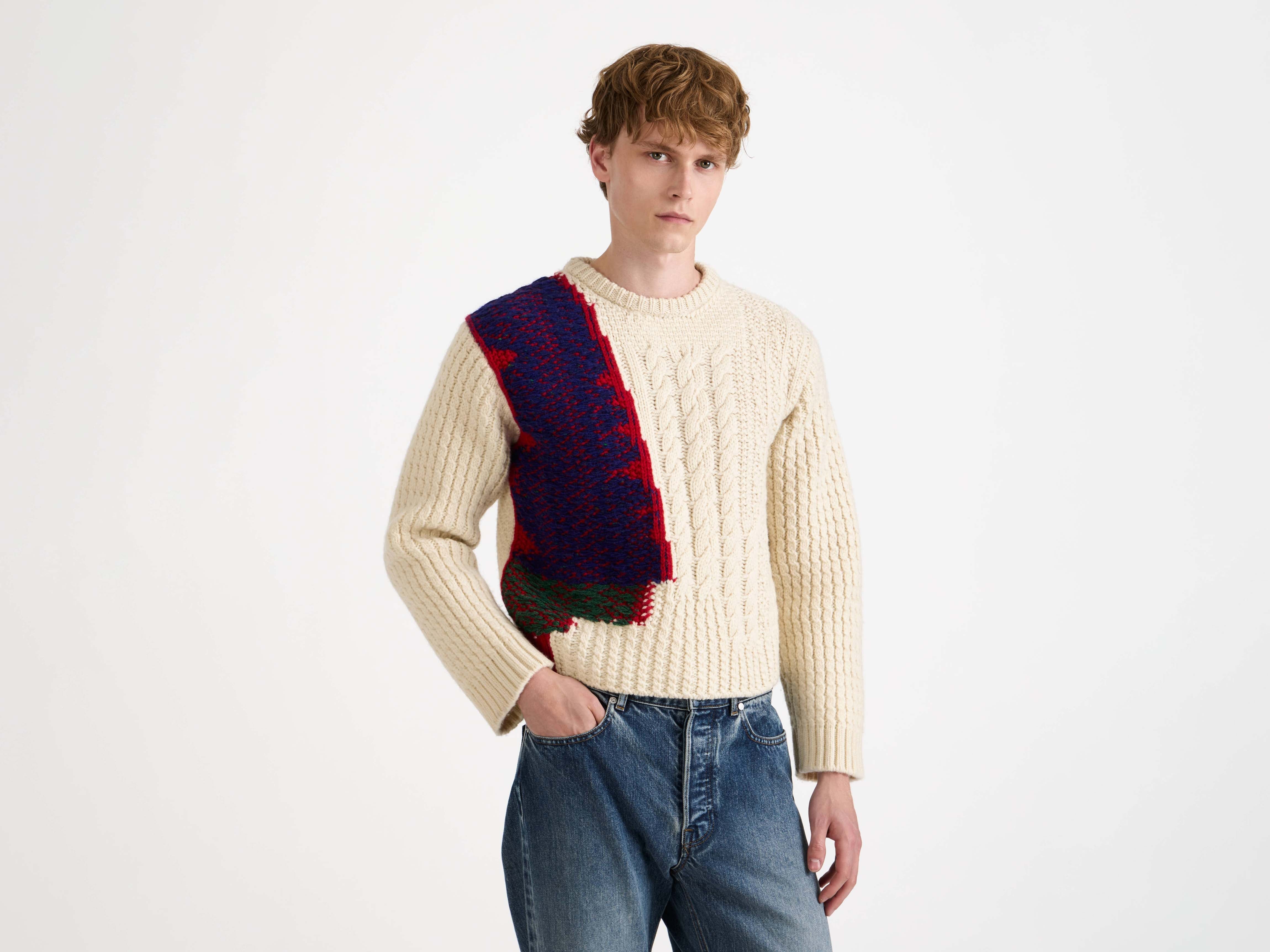 MENS CABLE-KNIT JUMPER IN IVORY - Image 3