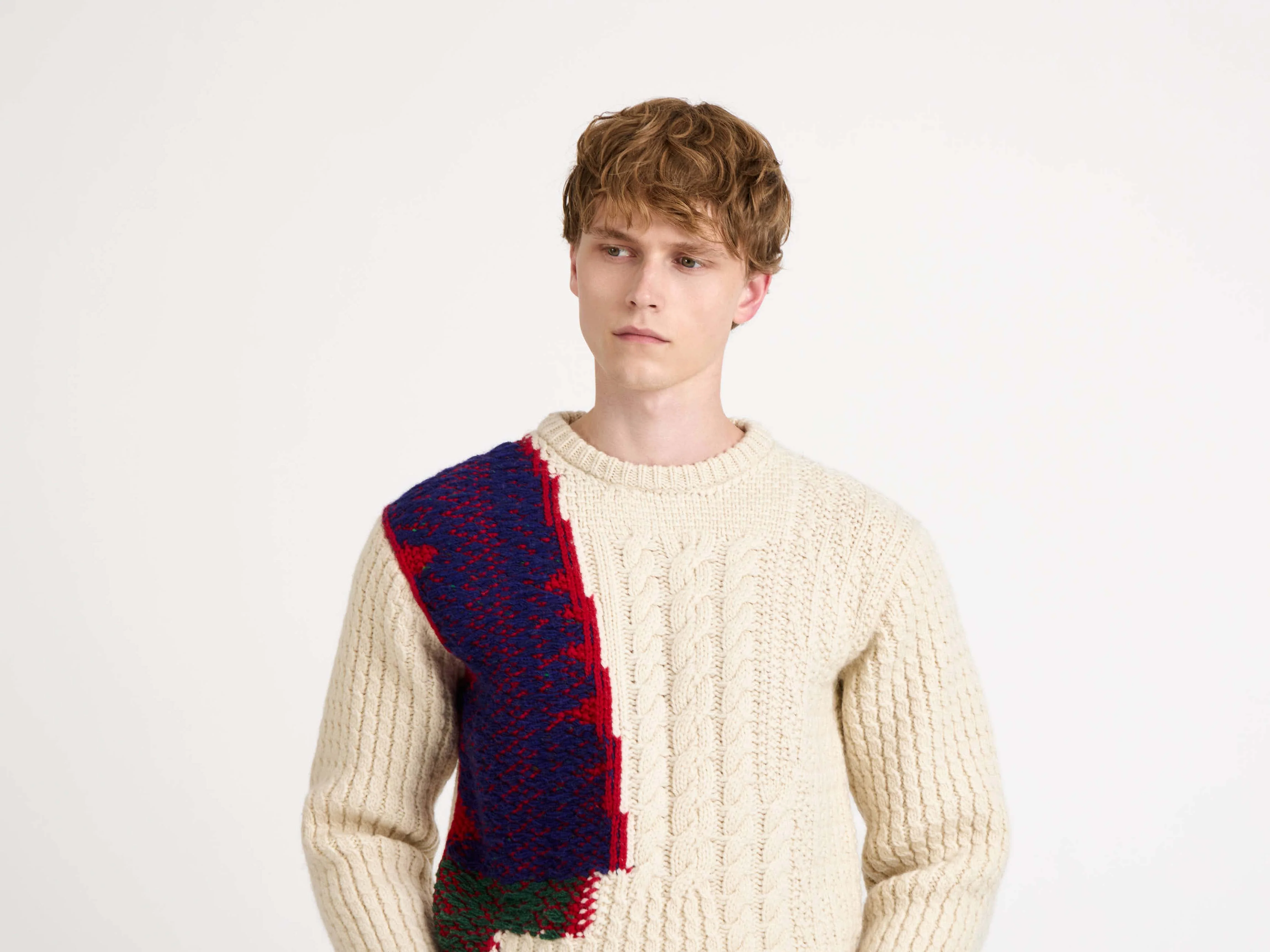 MENS CABLE-KNIT JUMPER IN IVORY - Image 4