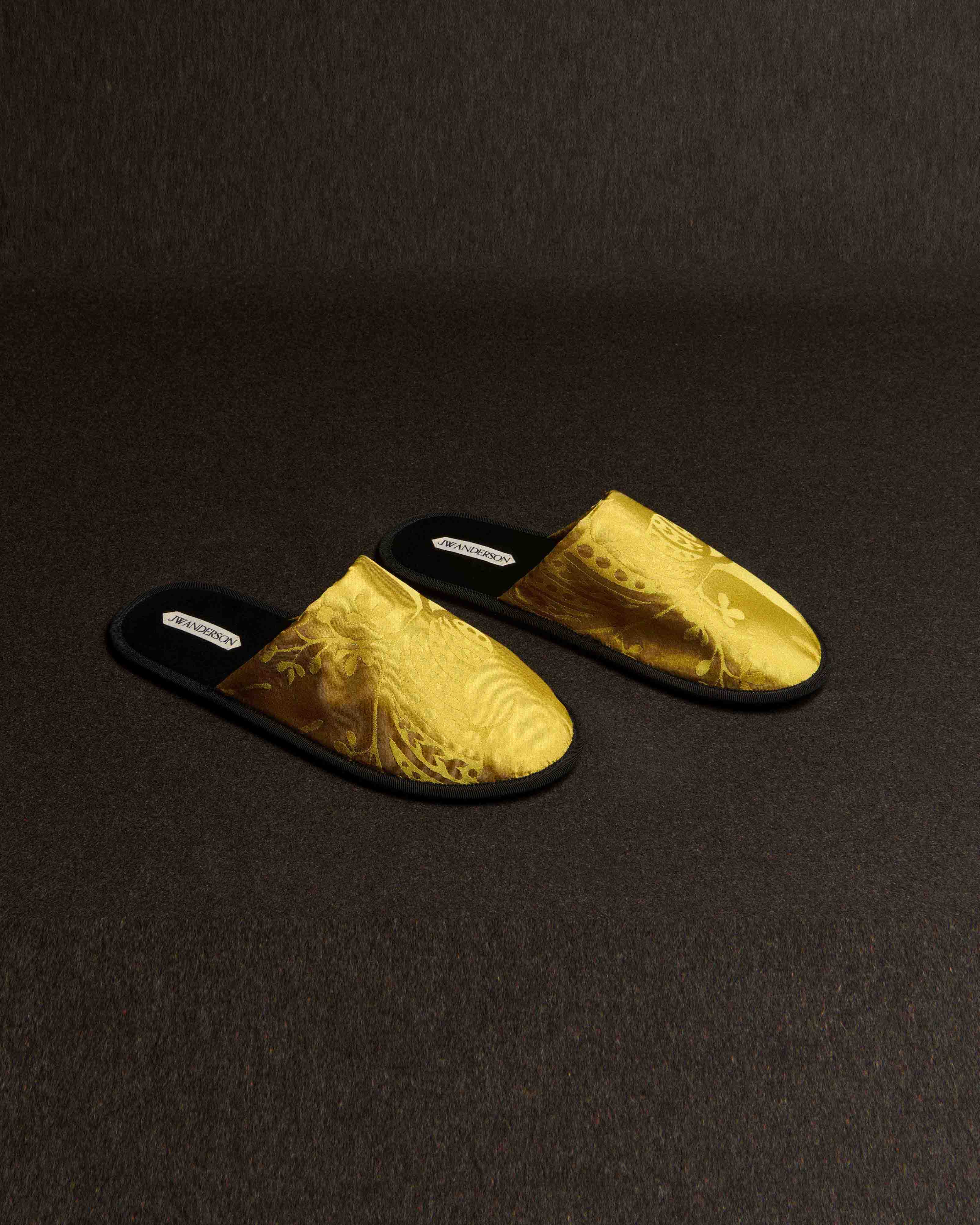 MENS CLOSE TOE SLIDES IN CITRINE - Image 2