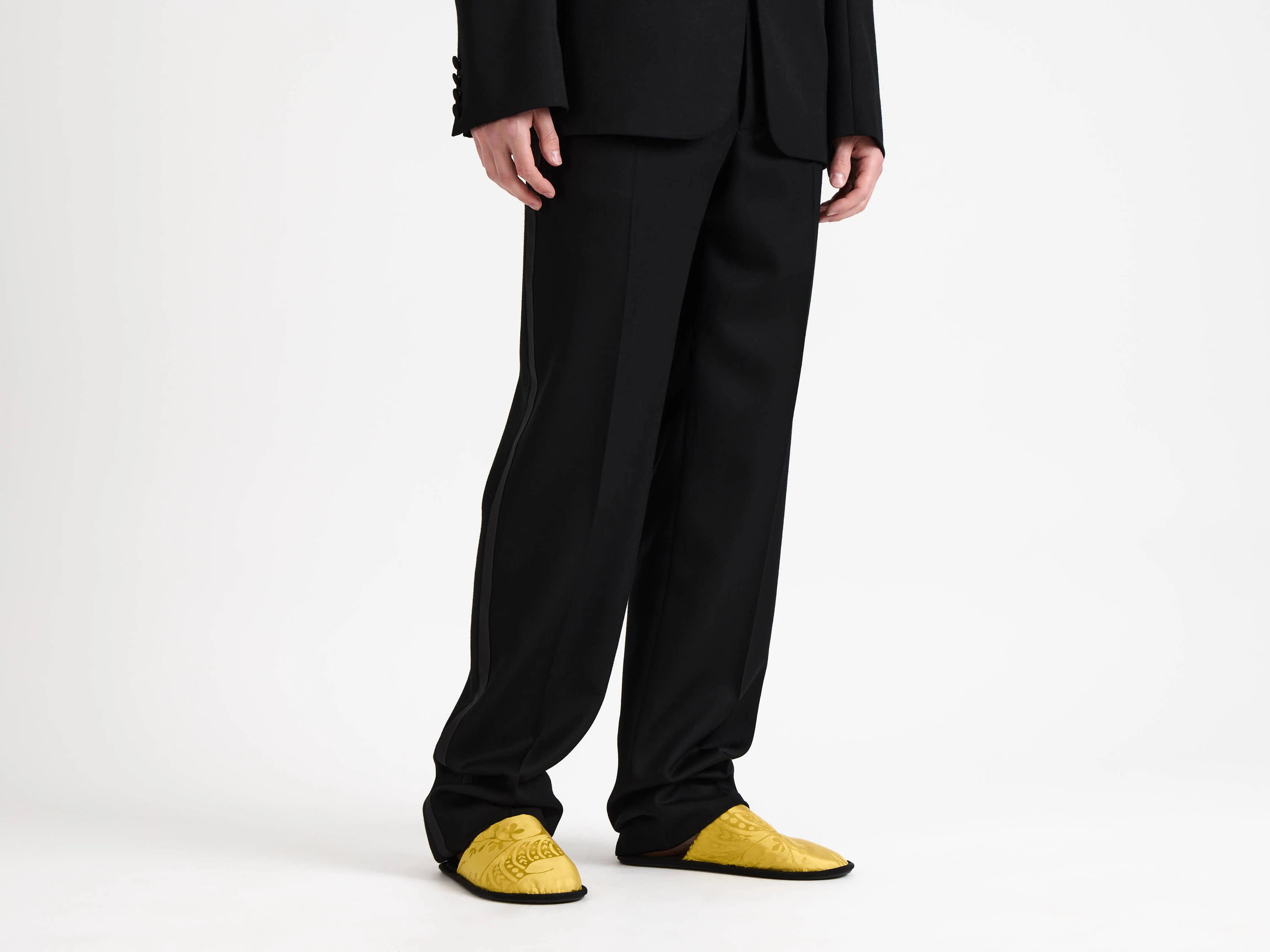 MENS CLOSE TOE SLIDES IN CITRINE - Image 3