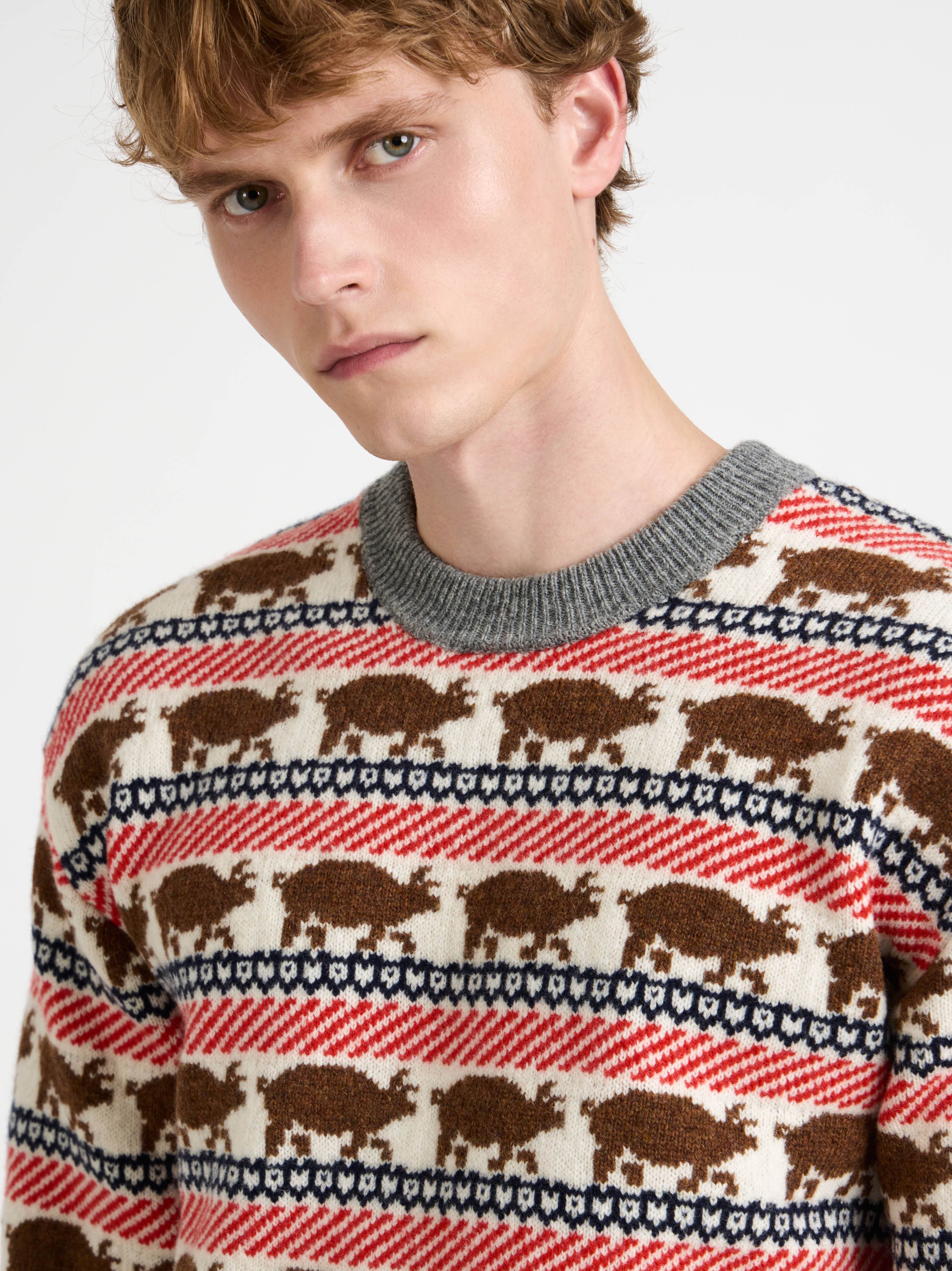 MENS FAIRISLE 'PIG' JUMPER IN RED - Image 10