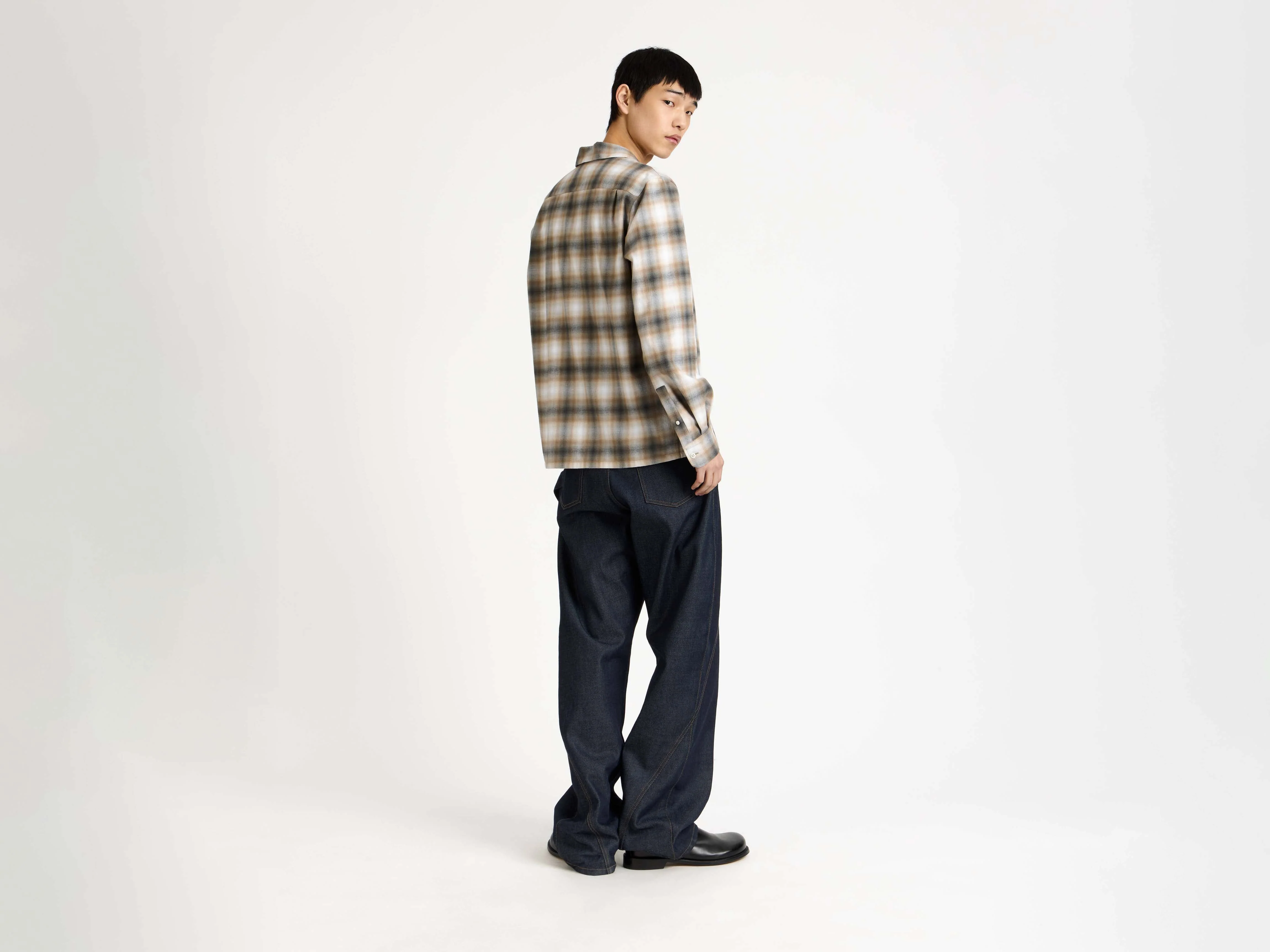 MENS GRADIENT CHECKERED SHIRT IN BISCUIT - Image 6