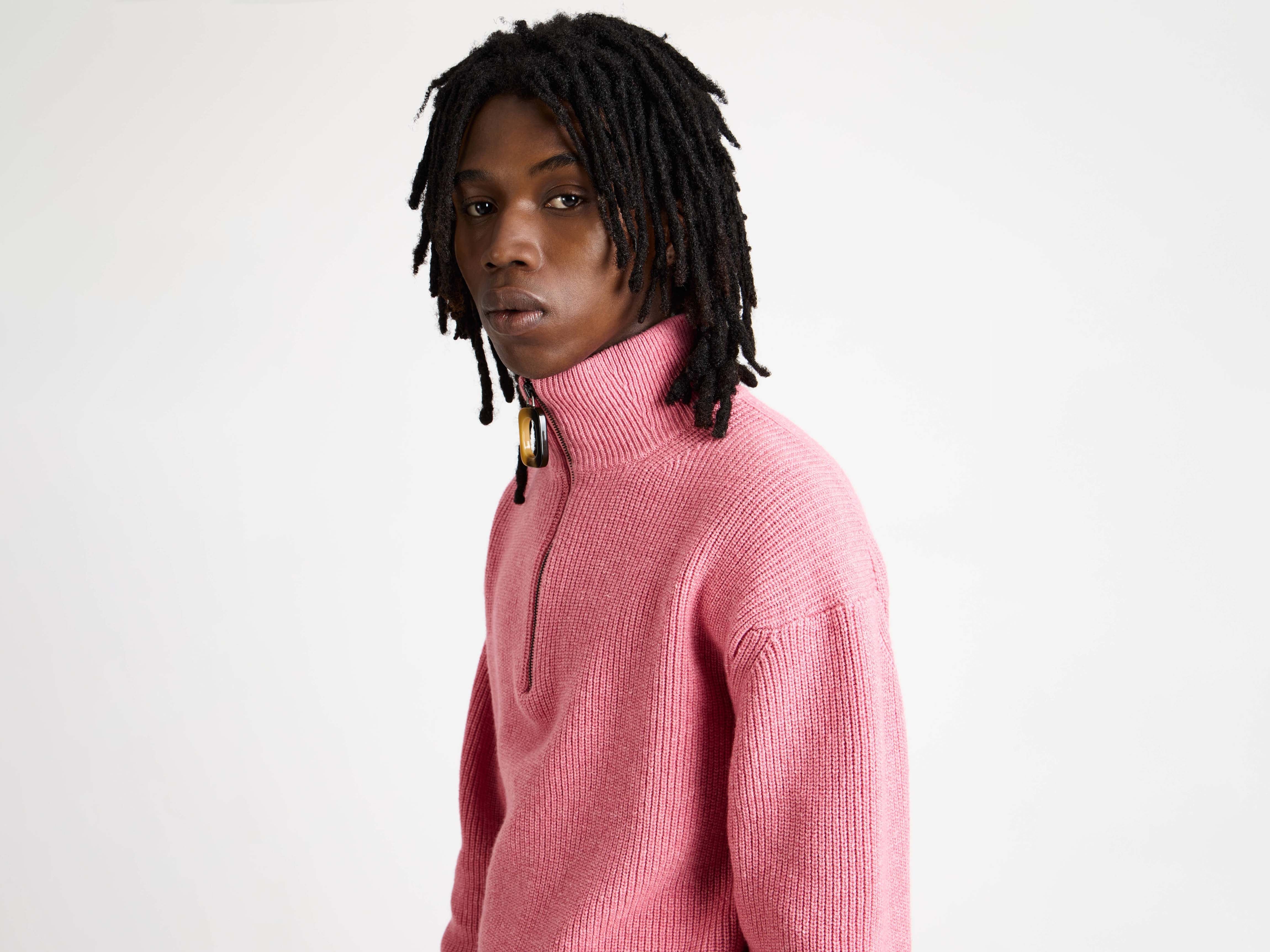 MENS HALF ZIP JUMPER IN BUBBLEGUM - Image 3