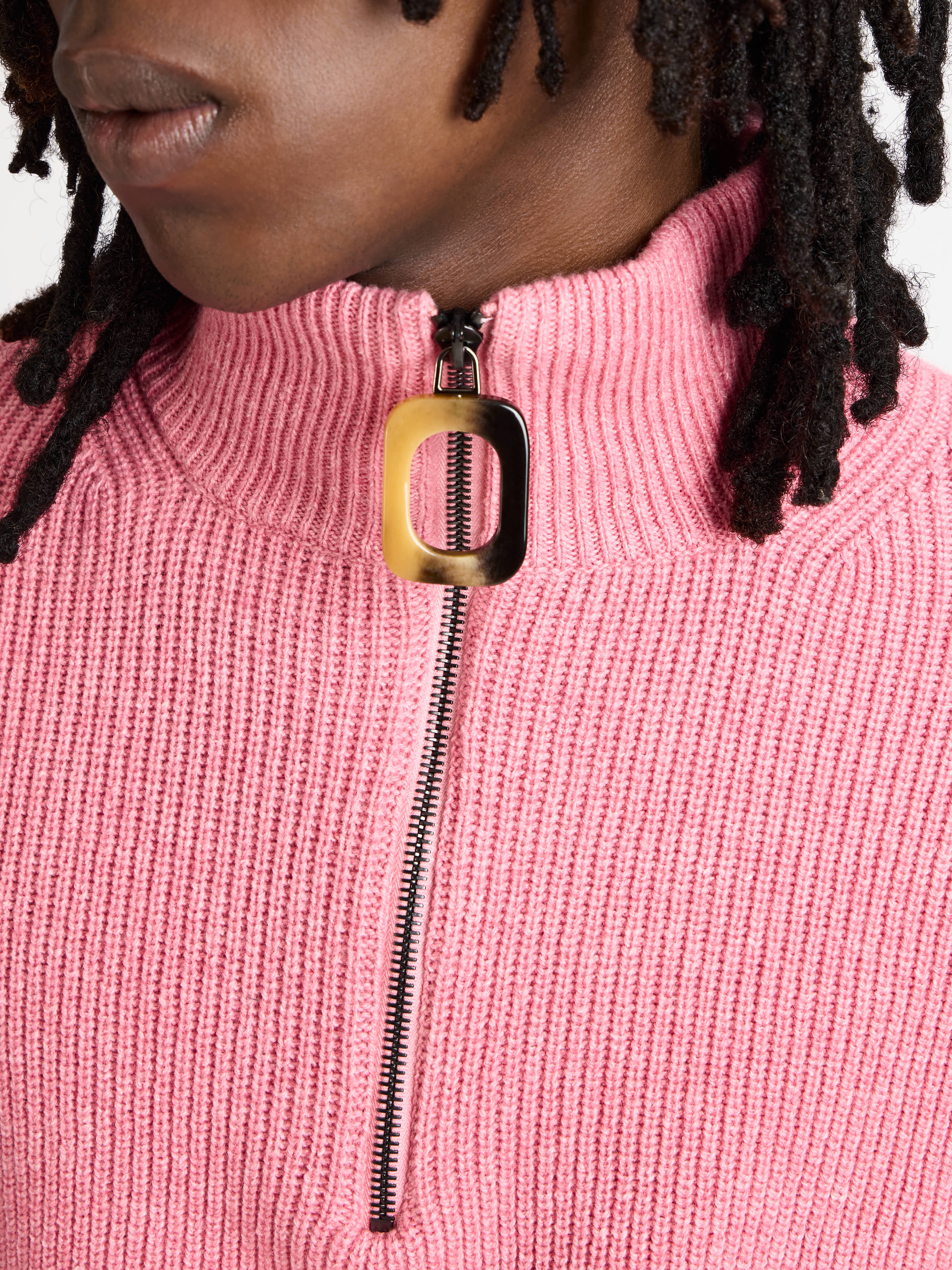 MENS HALF ZIP JUMPER IN BUBBLEGUM - Image 4