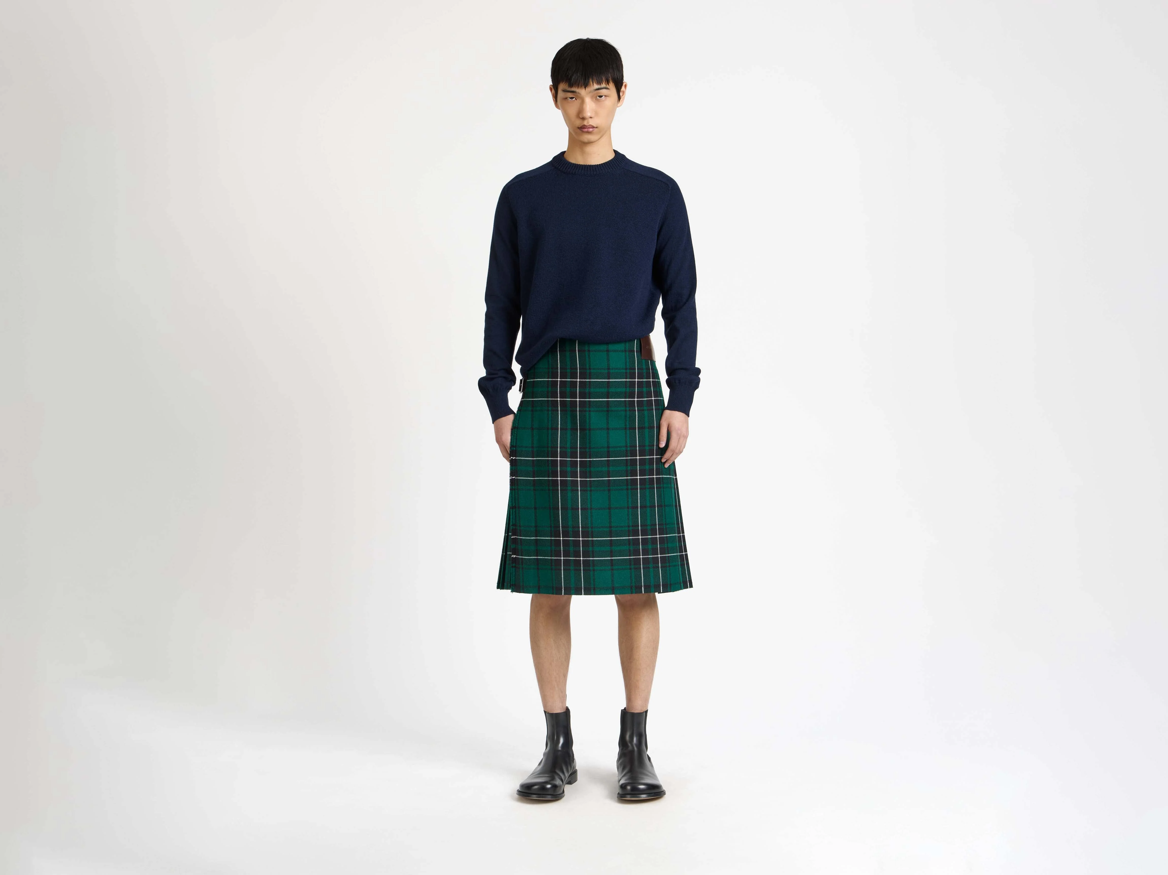 MENS KILT IN FOREST GREEN - Image 3