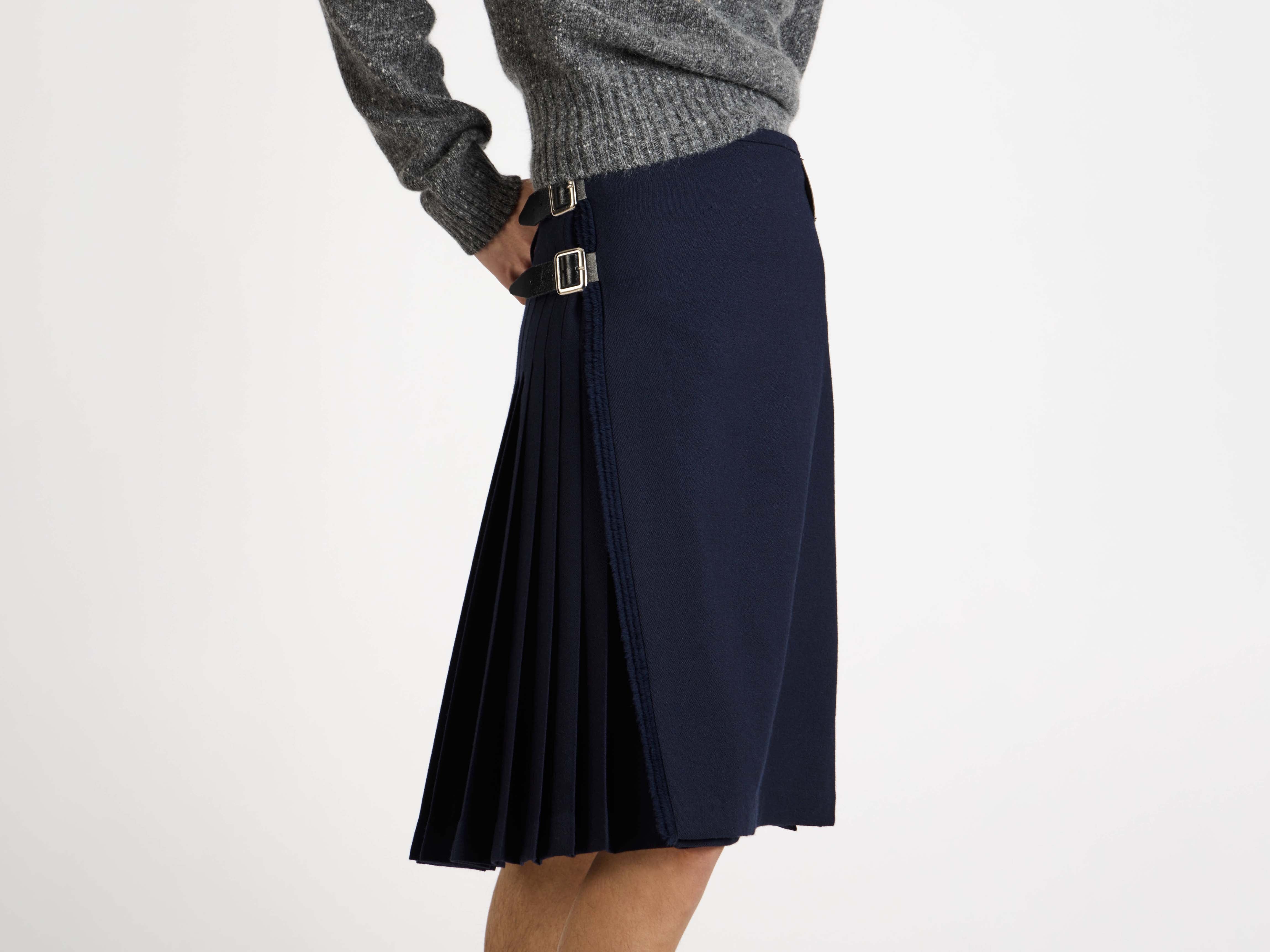 MENS KILT IN NAVY - Image 2