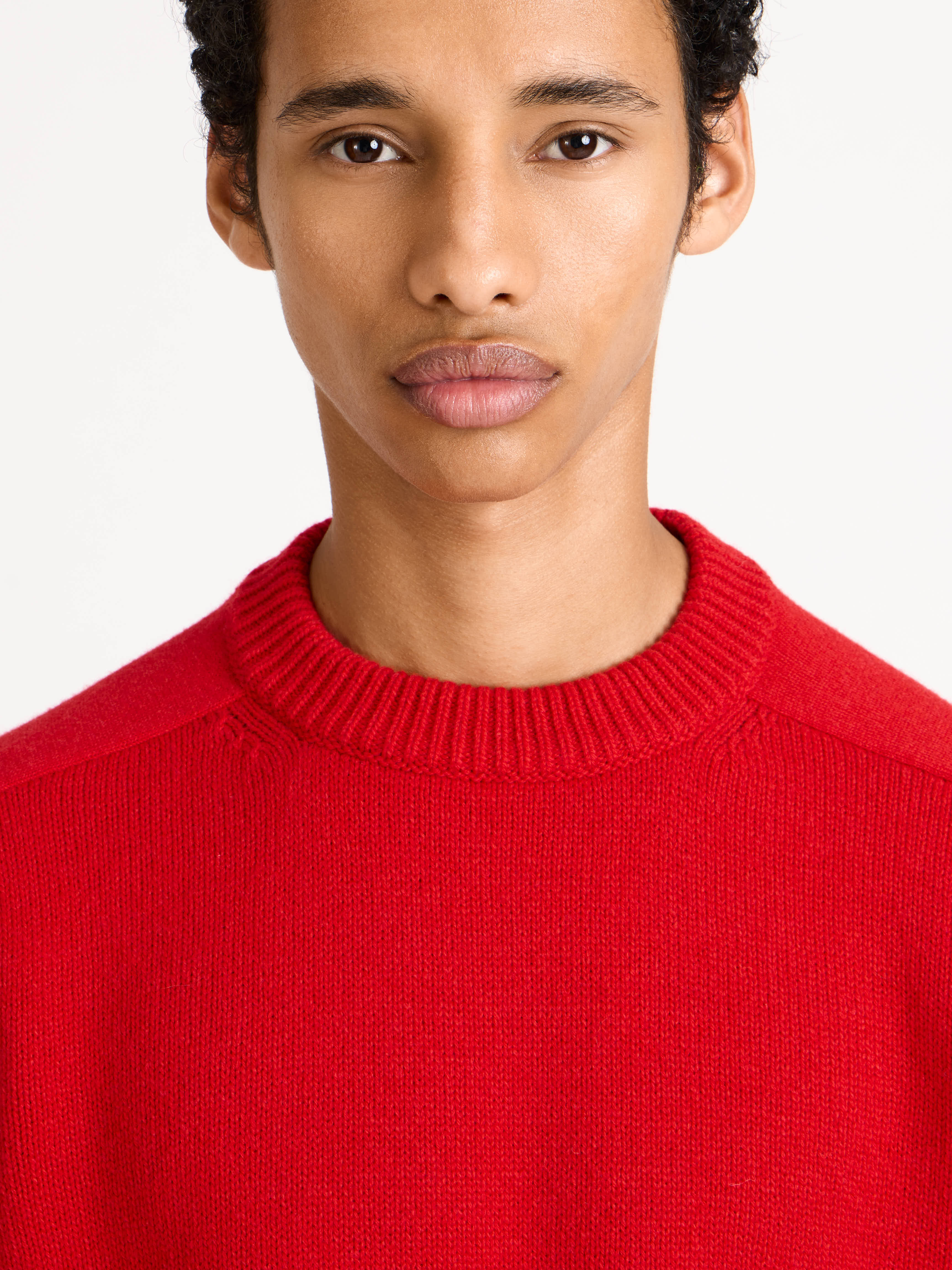 MENS RAGLAN JUMPER IN RED - Image 4