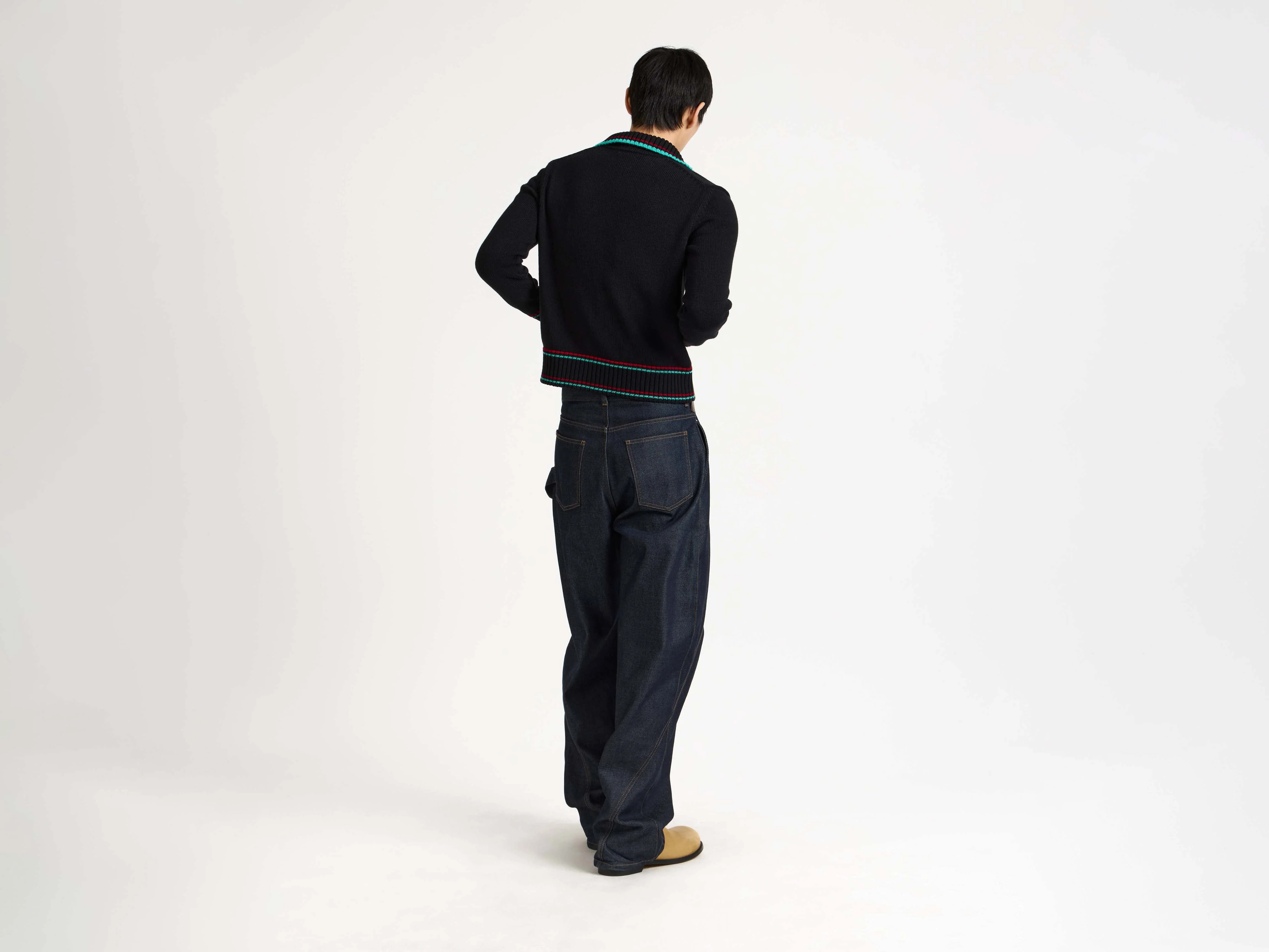 MENS SHRUNKEN POLO JUMPER IN BLACK - Image 5