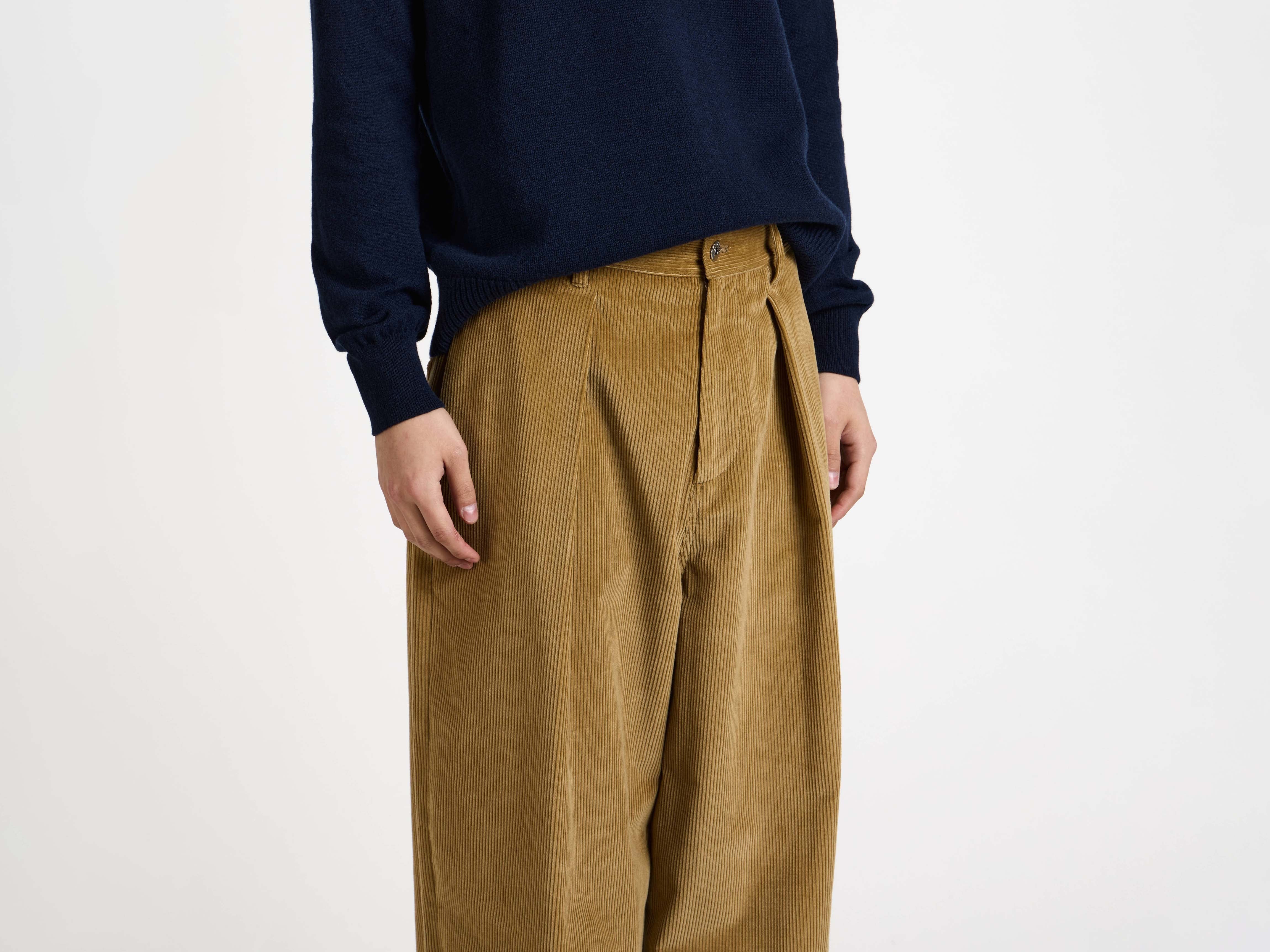 MENS SINGLE PLEAT TROUSERS IN BISCUIT - Image 3
