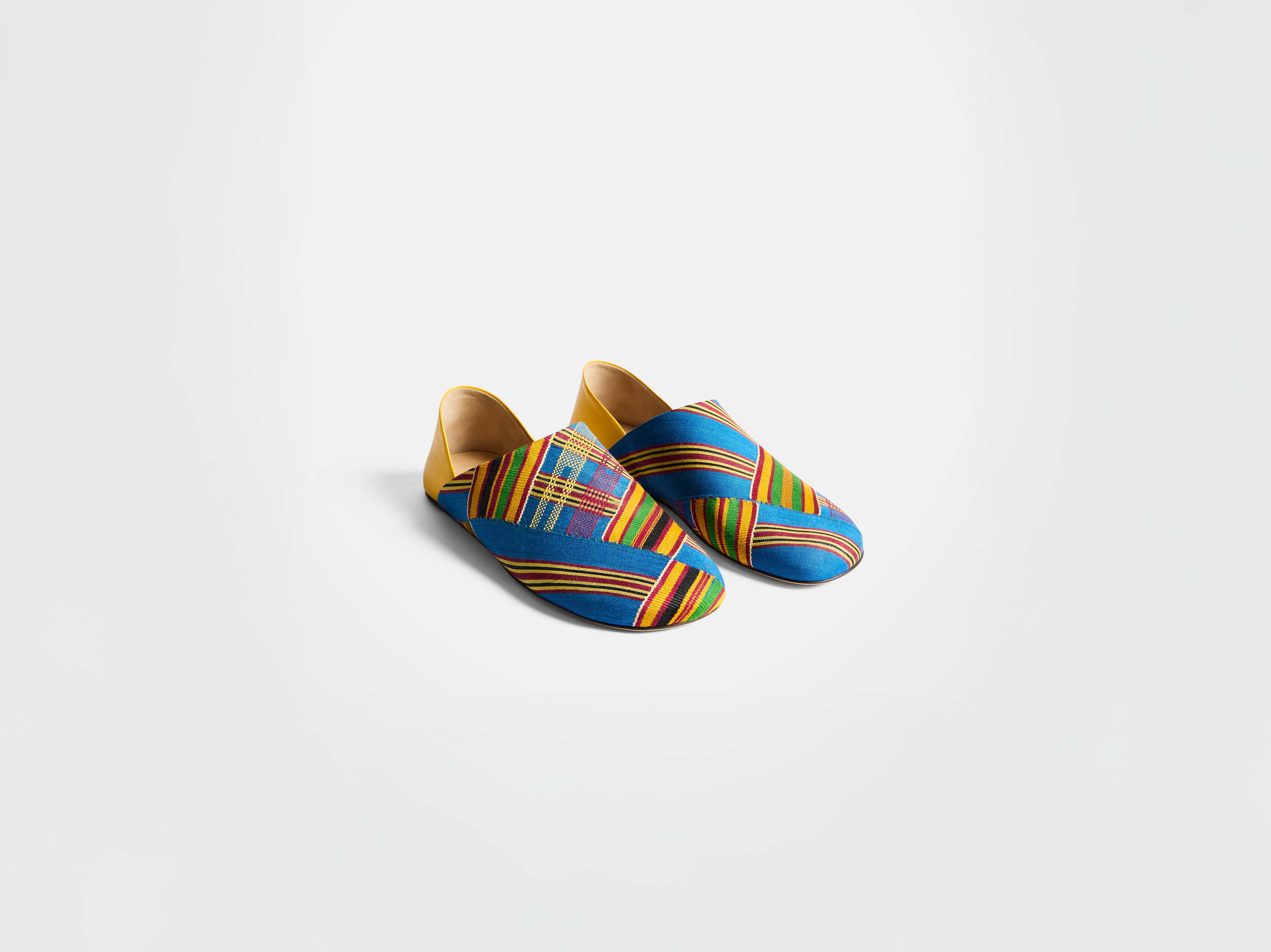MENS SLIPPER MULES IN YELLOW/MULTI - Image 2