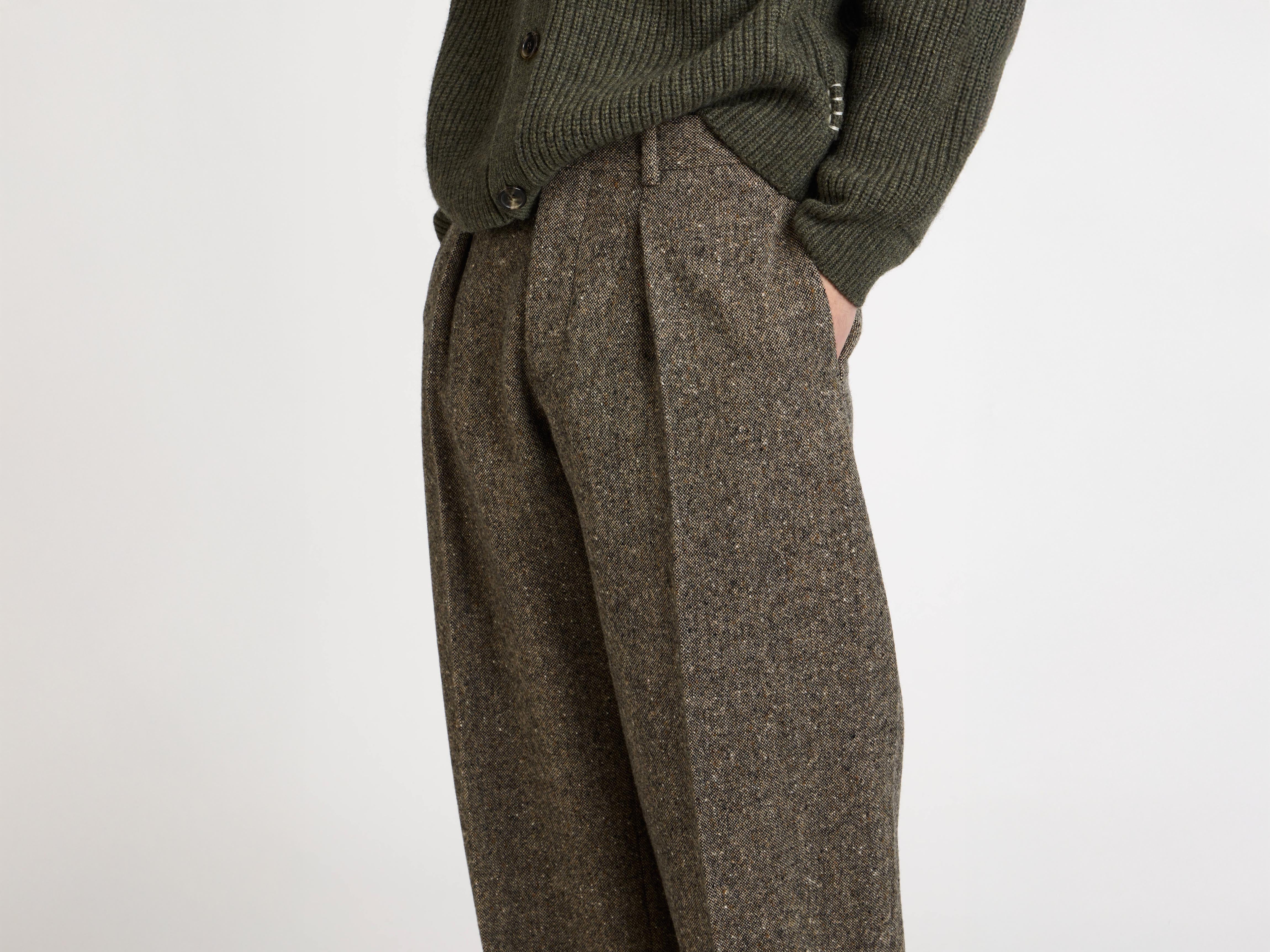 MENS STRAIGHT LEG TROUSERS IN BEIGE - Image 3