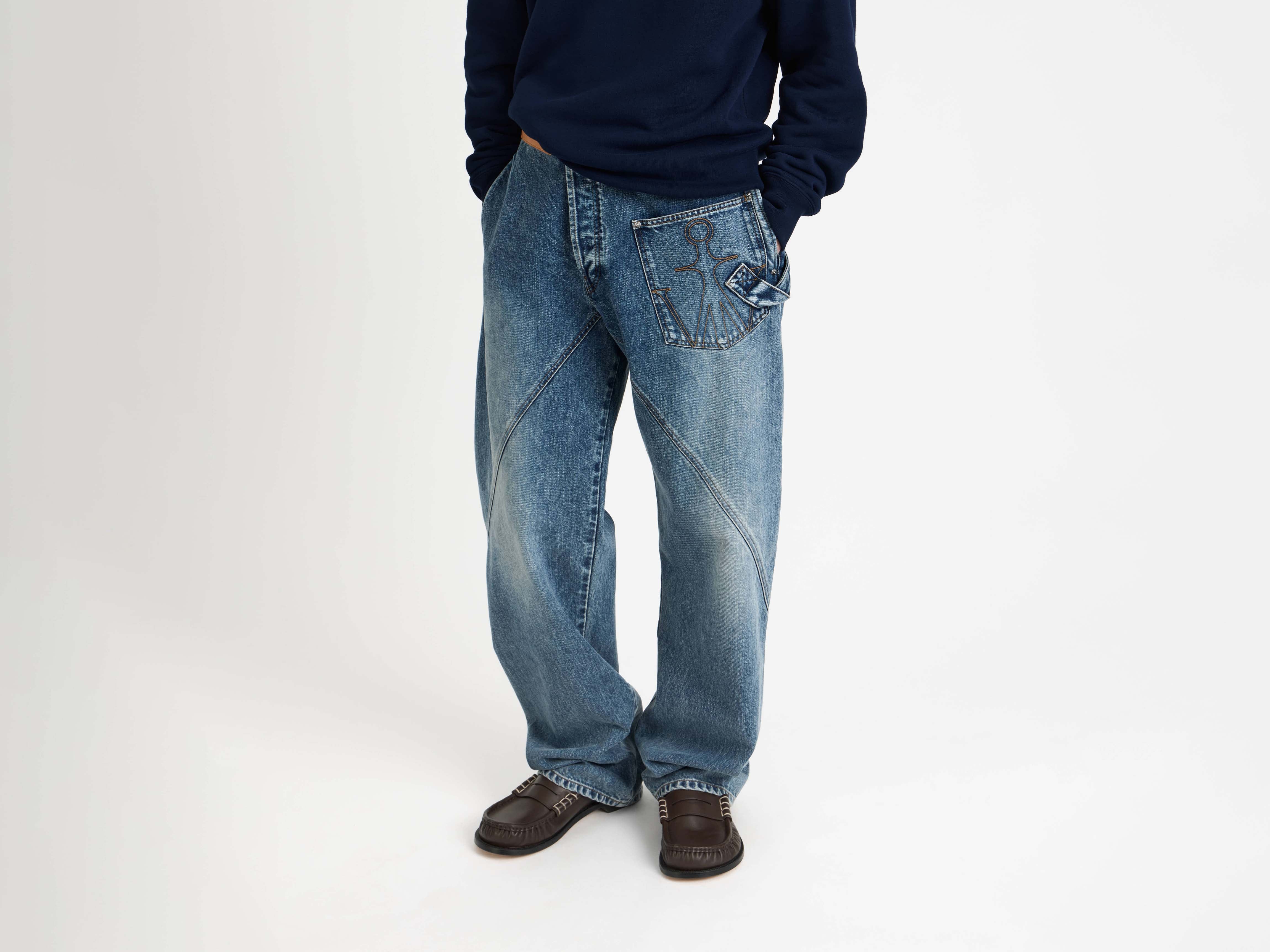 MENS TWISTED WORKWEAR JEANS IN MID BLUE - Image 4