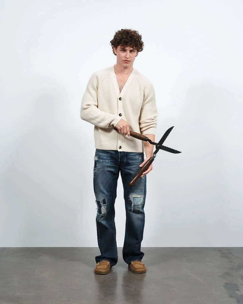 MENS V-NECK CARDIGAN IN IVORY - Image 4