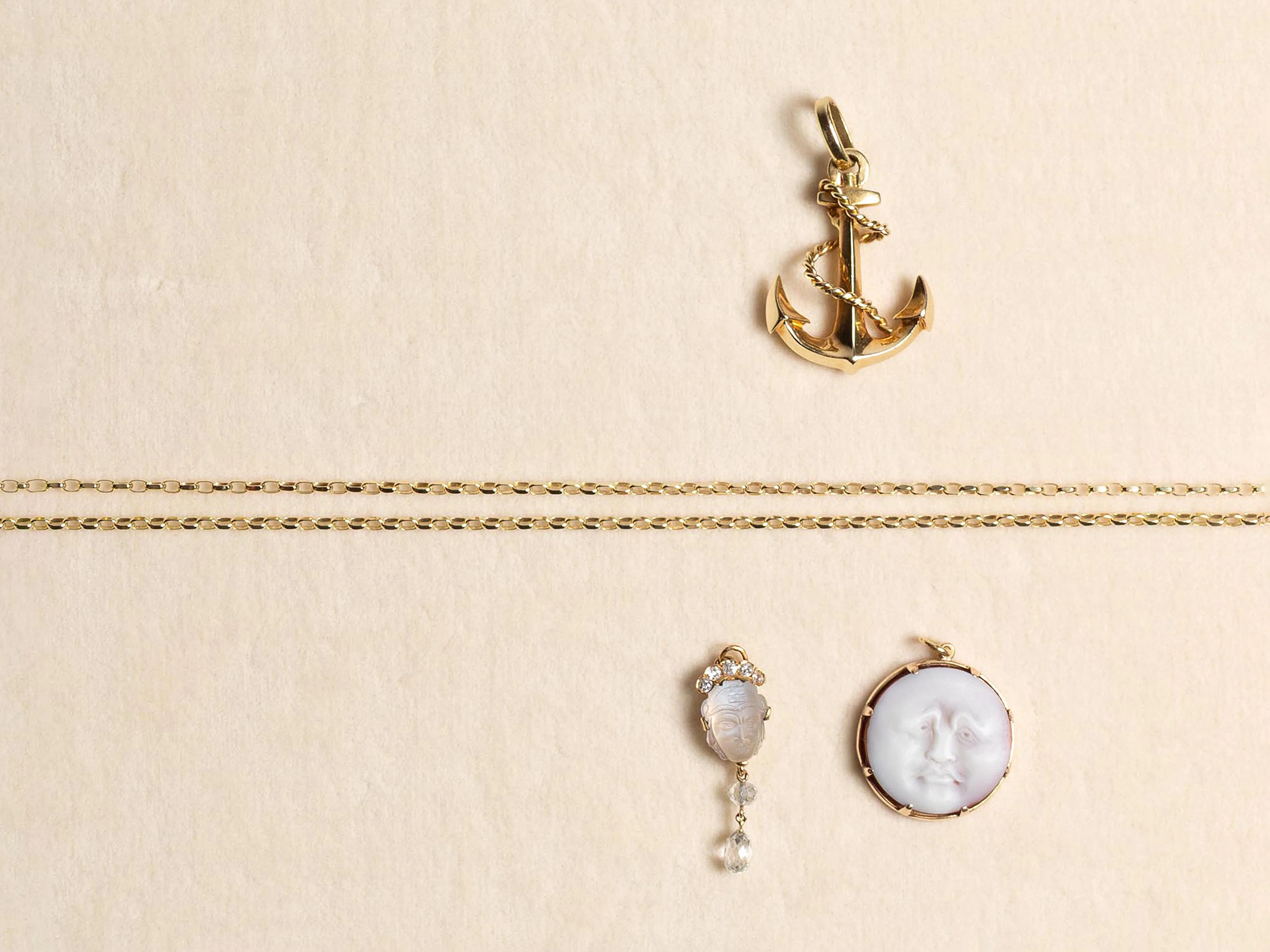 MOONSTONE DIAMOND PENDANT IN 18kt GOLD - Image 3