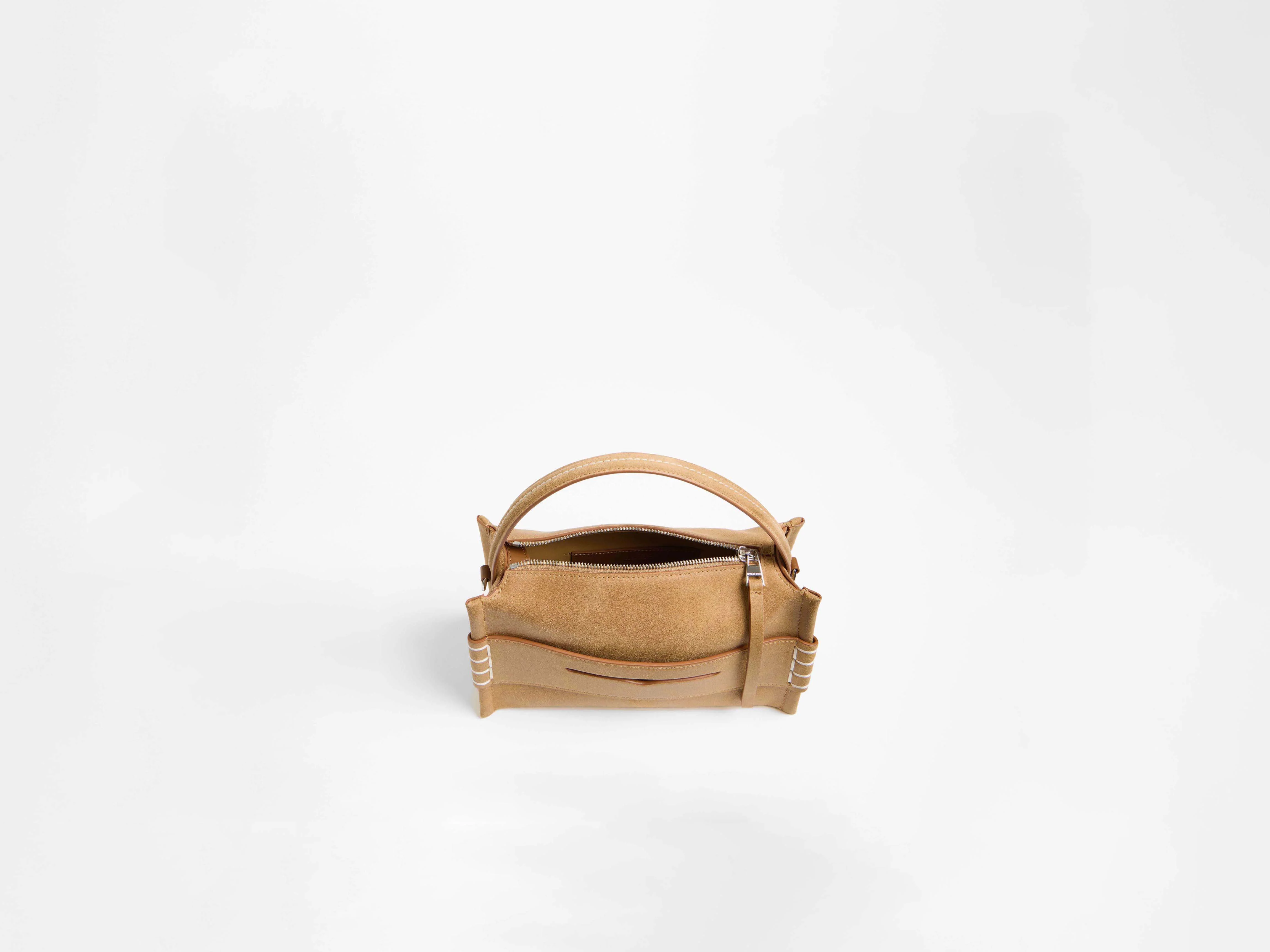 SMALL LOAFER BAG IN GOLD - Image 6