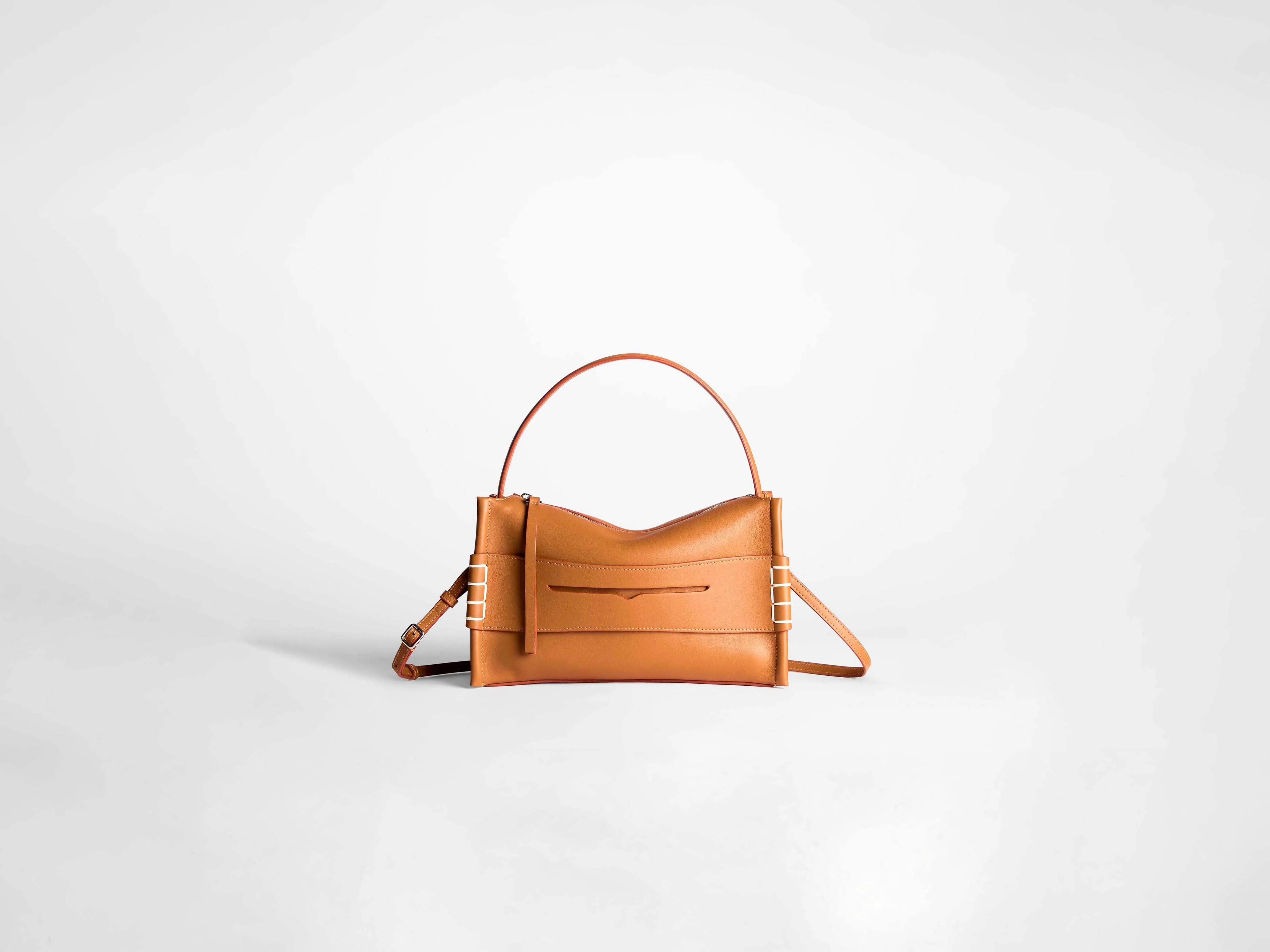 SMALL LOAFER BAG IN TAN LEATHER - Image 2