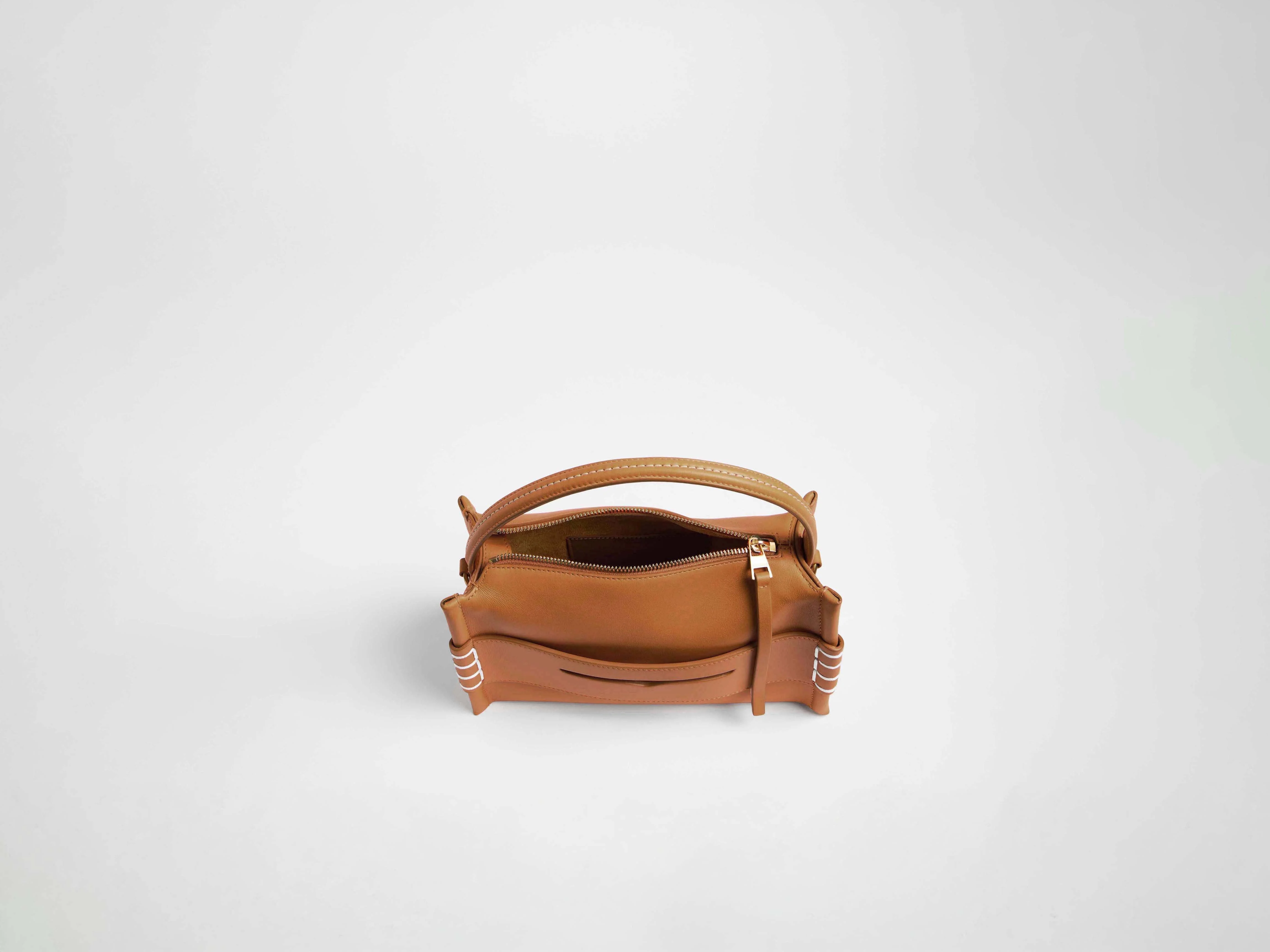 SMALL LOAFER BAG IN TAN LEATHER - Image 5