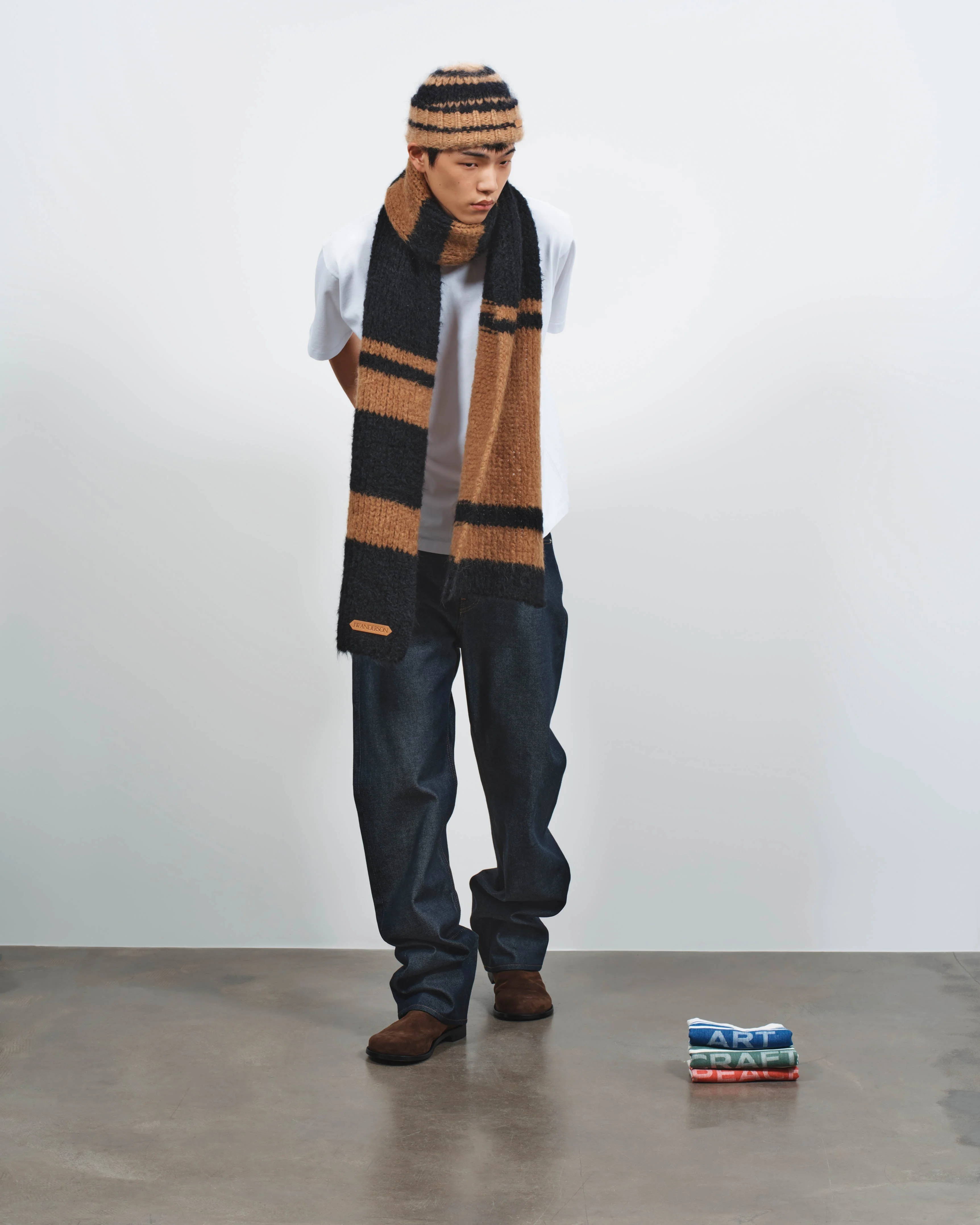 STRIPED SCARF IN BLACK - Image 4