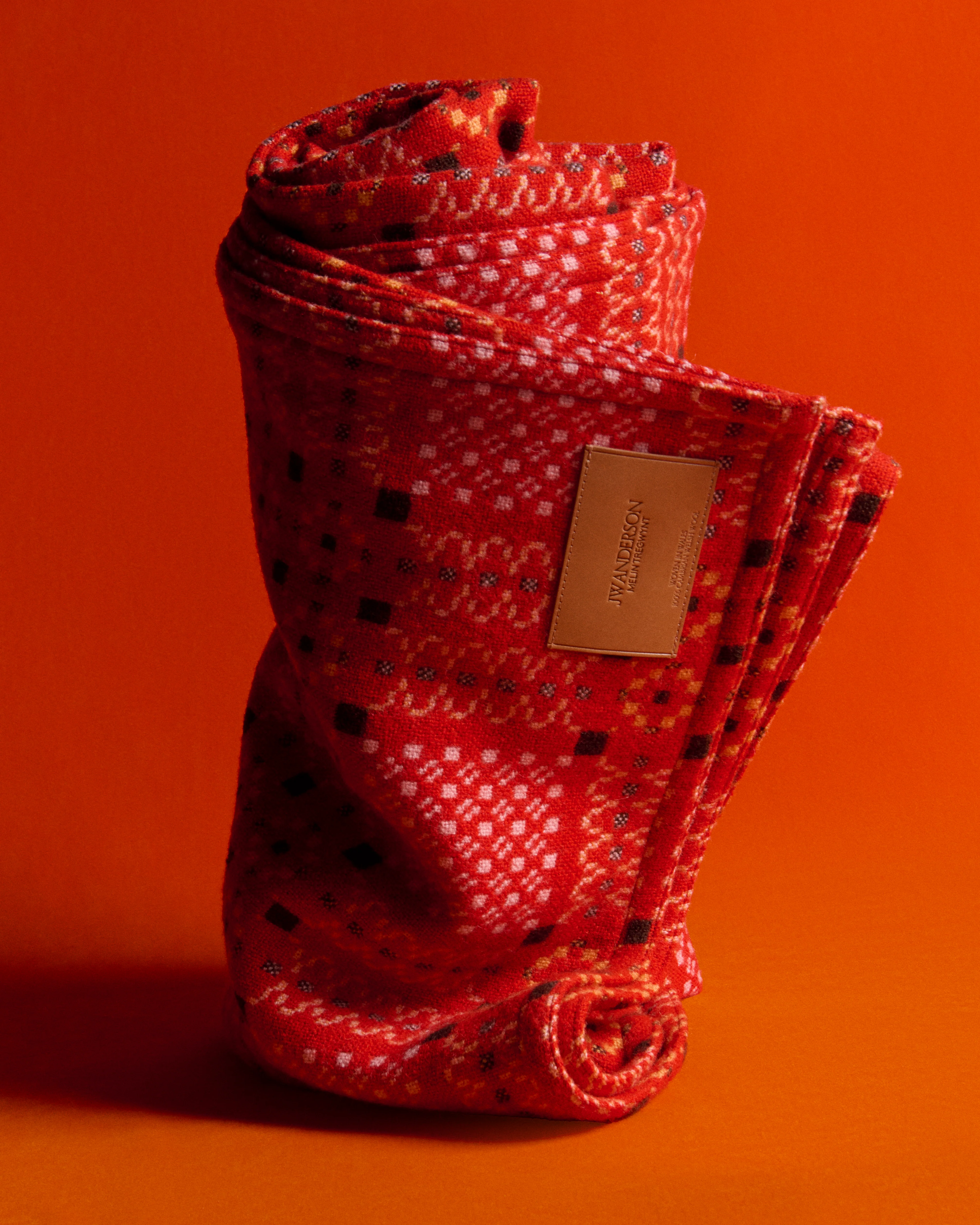 WELSH BLANKET IN TOMATO RED - Image 3