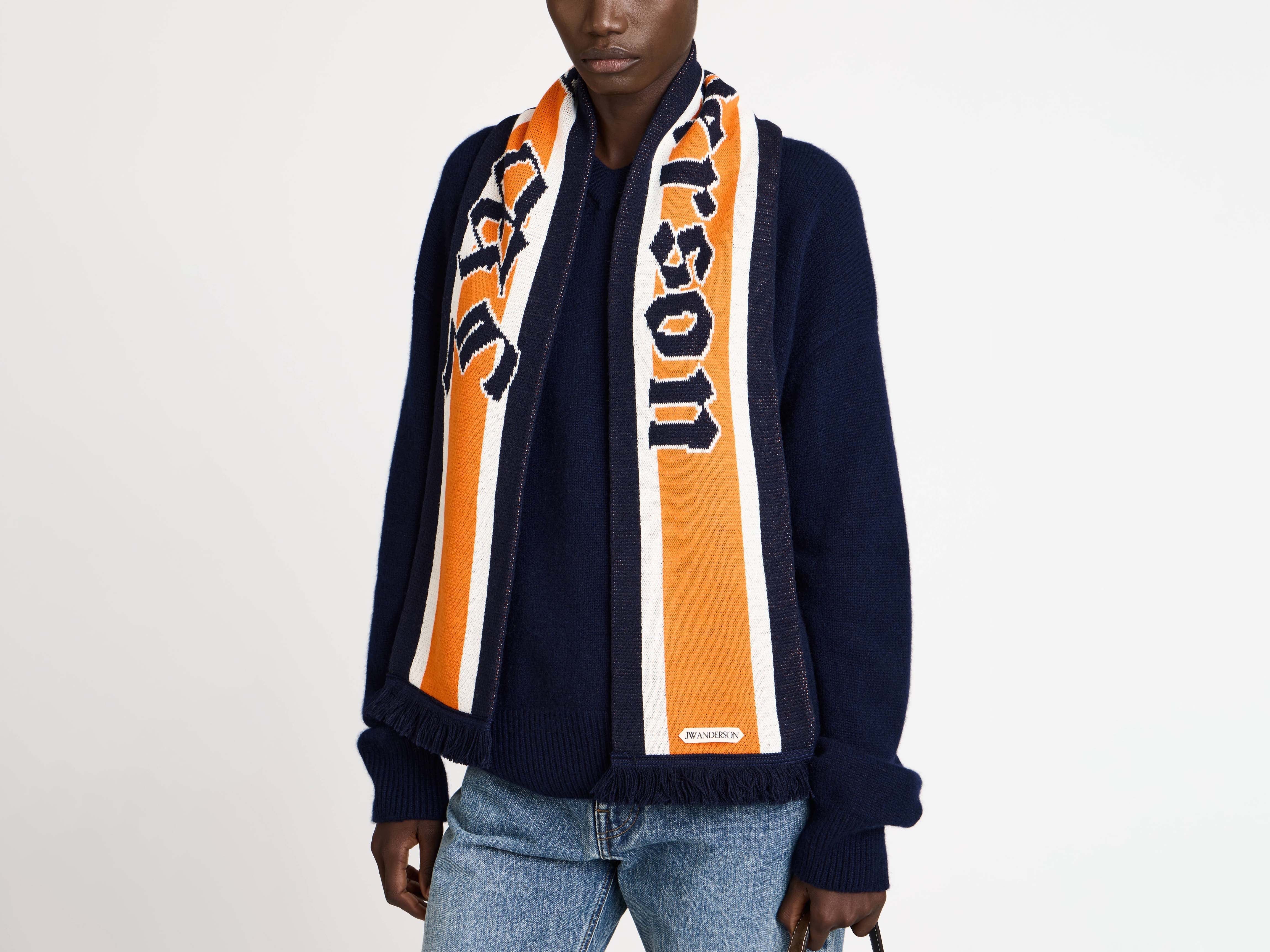 WINNER FOOTBALL KNITTED SCARF - Image 5