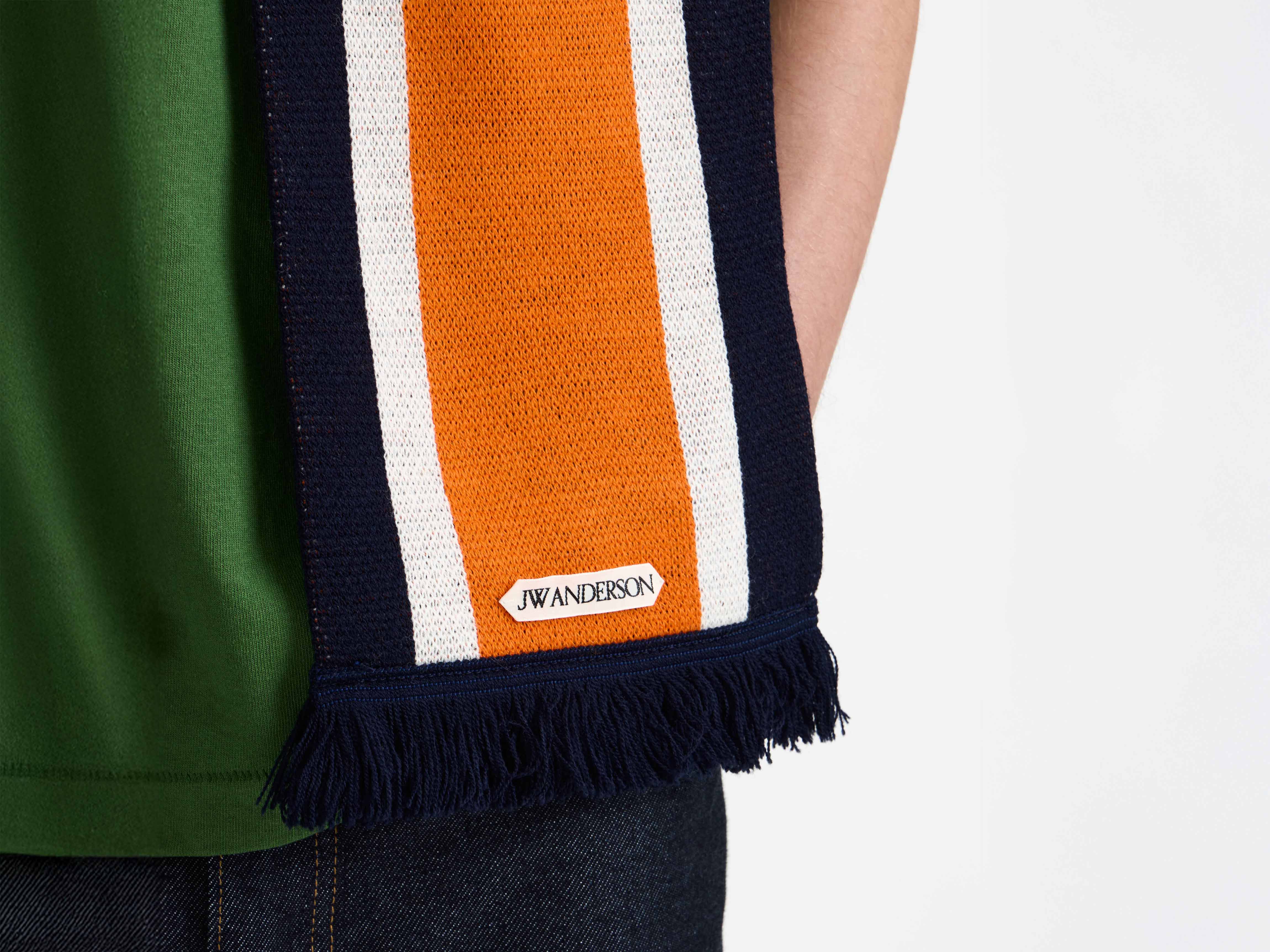 WINNER FOOTBALL KNITTED SCARF - Image 6