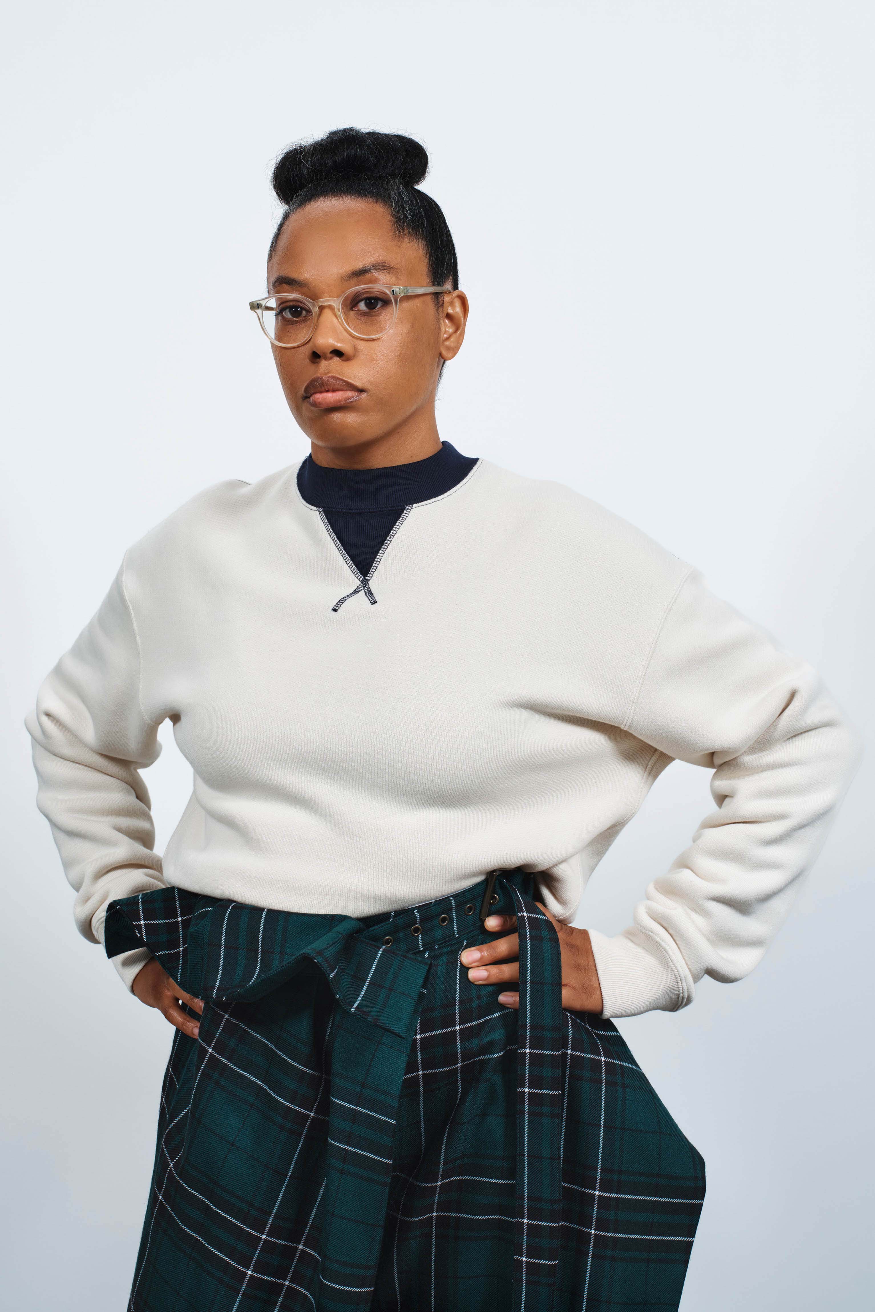 WOMENS CONTRAST COLLAR SWEATSHIRT IN ECRU & NAVY - Image 3