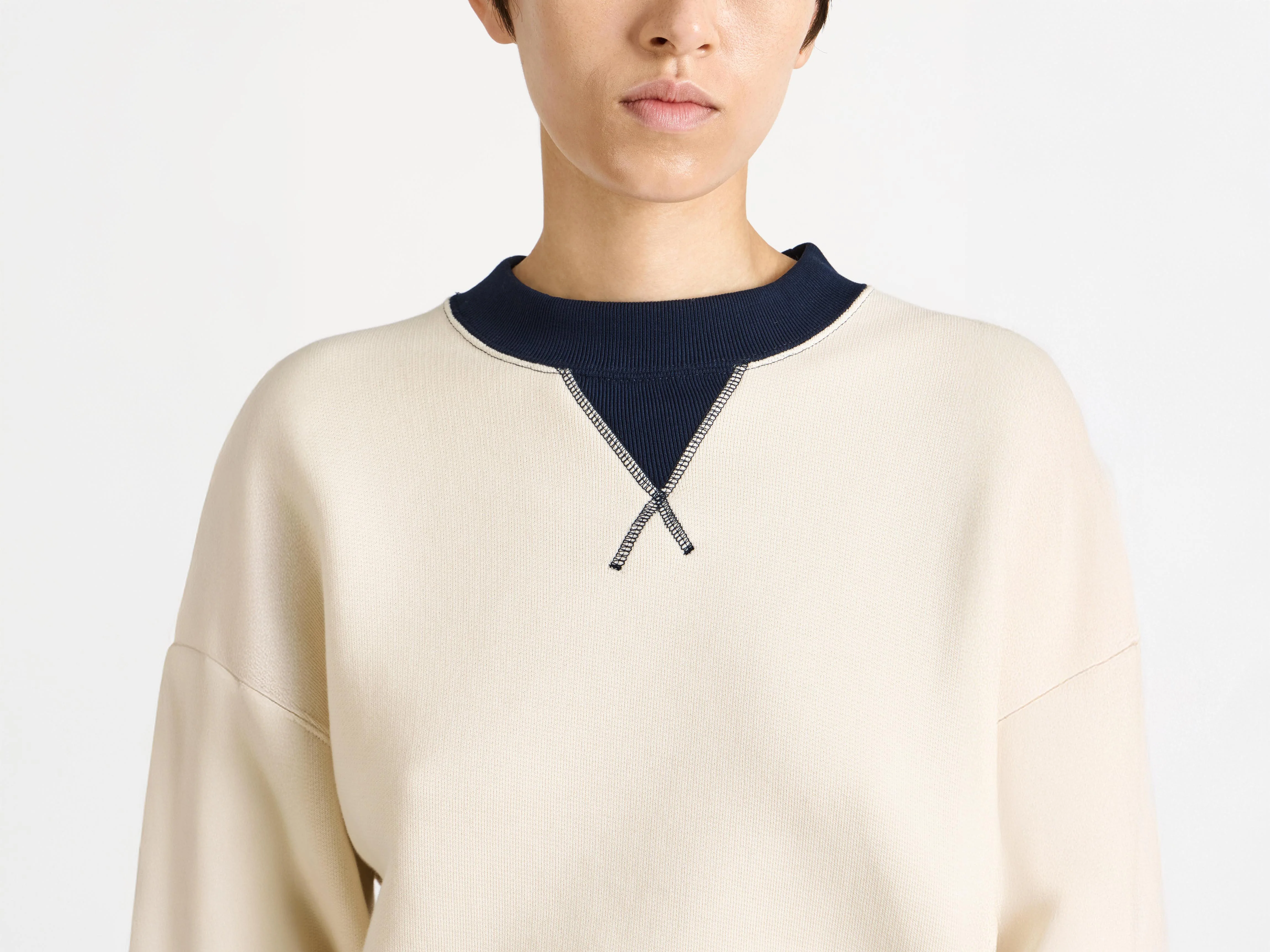 WOMENS CONTRAST COLLAR SWEATSHIRT IN ECRU & NAVY - Image 7