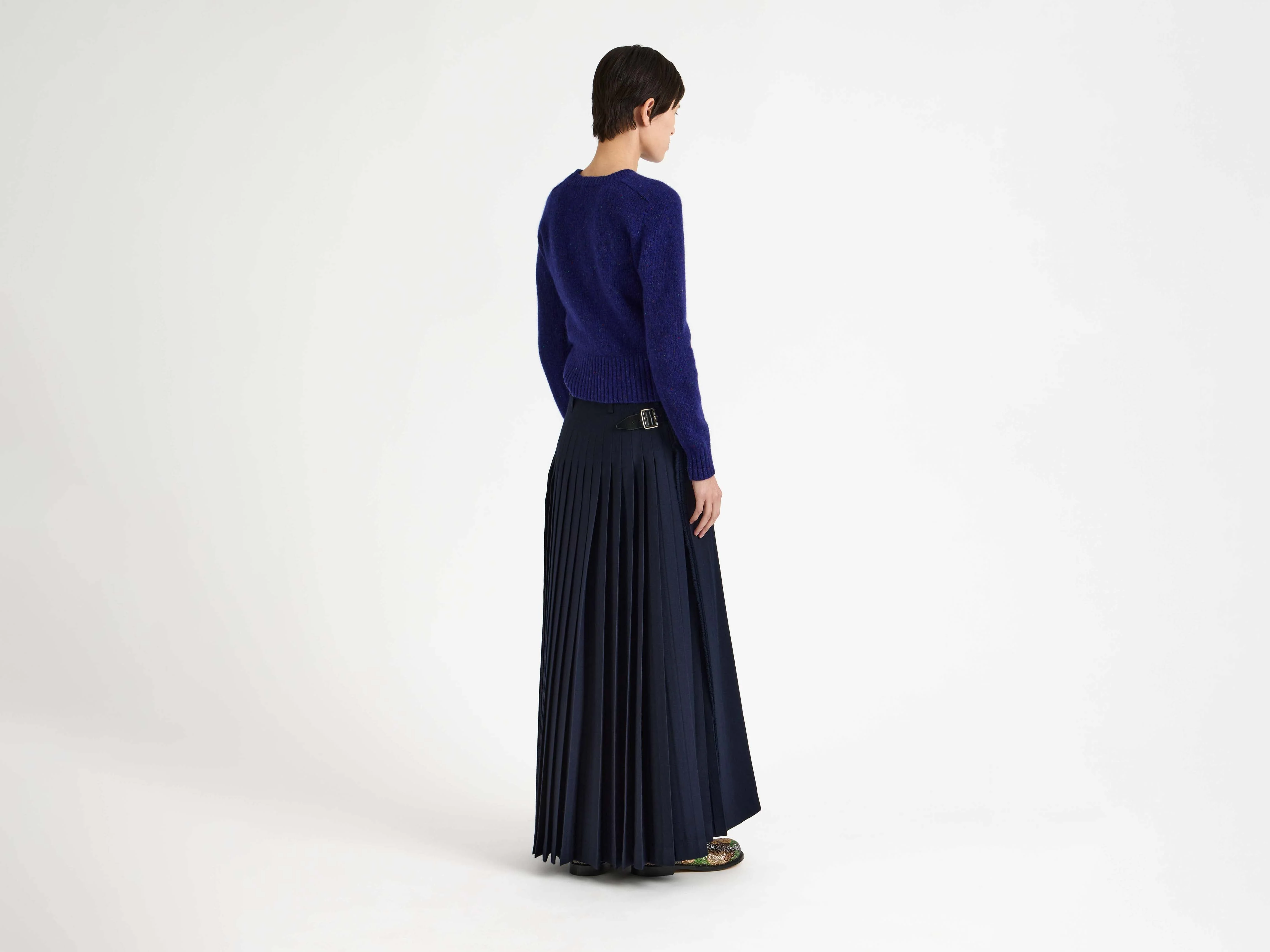 WOMENS KILT IN NAVY - Image 2