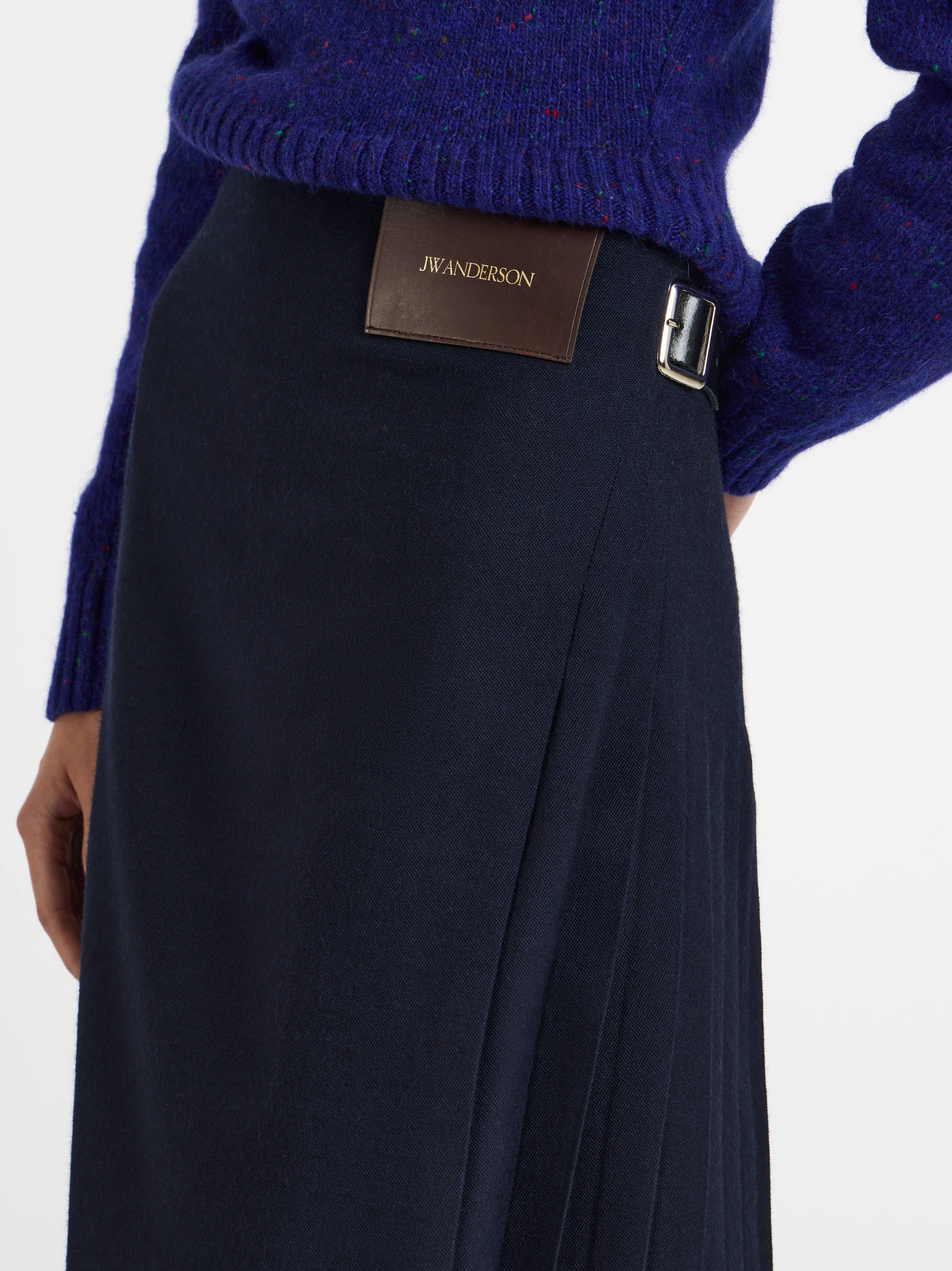 WOMENS KILT IN NAVY - Image 5