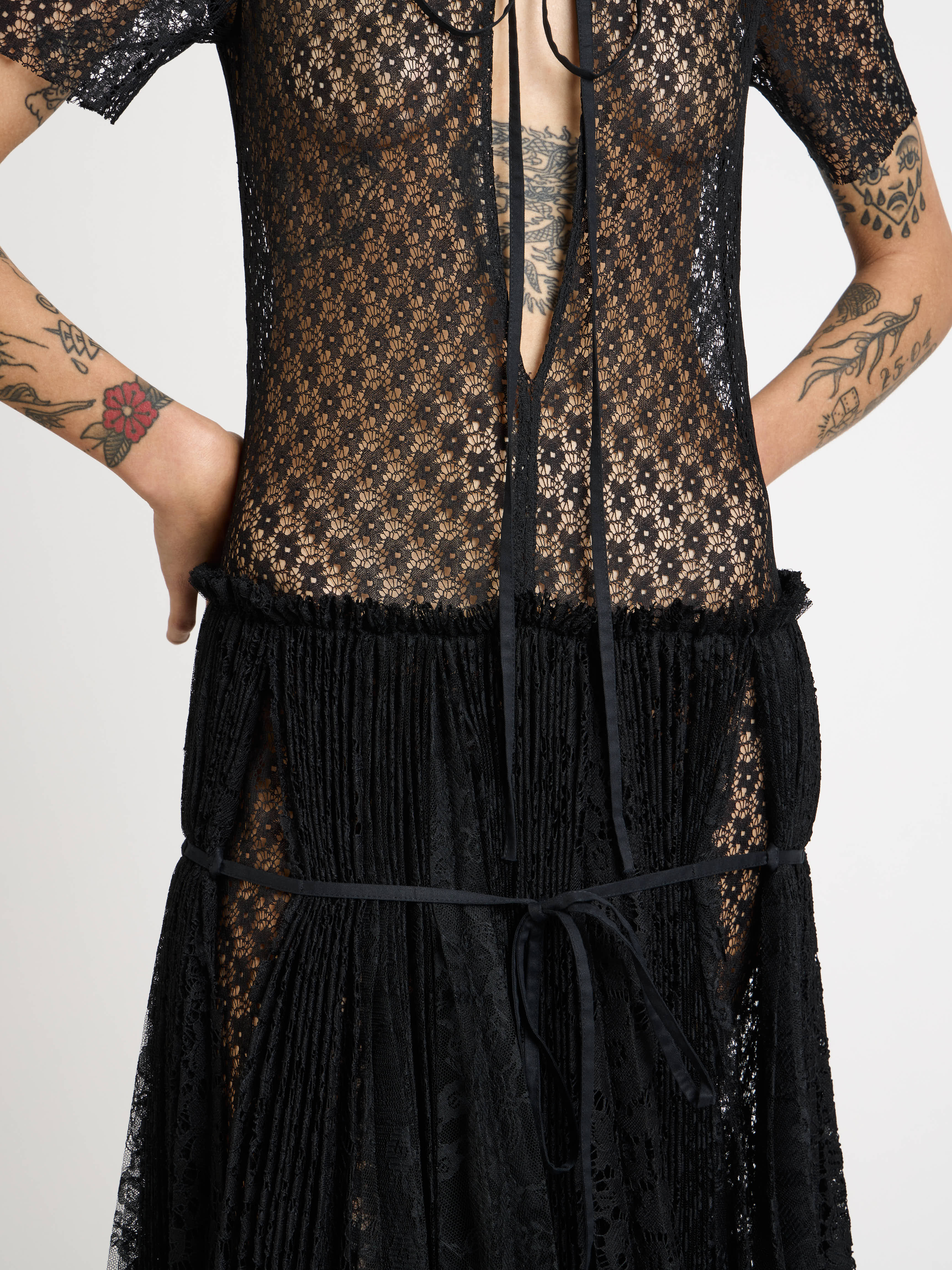 WOMENS MIXED LACE LONGLINE DRESS IN BLACK - Image 9
