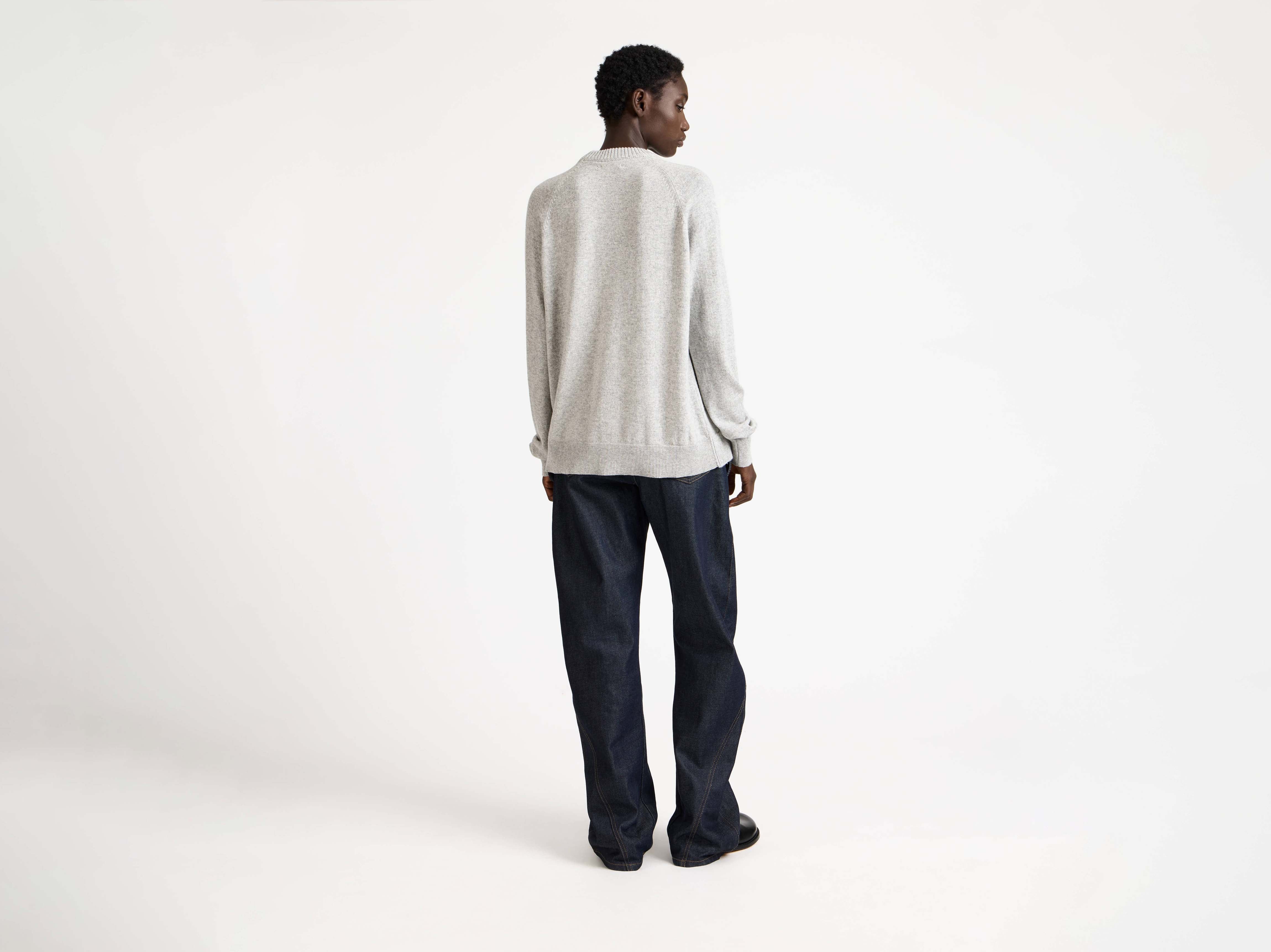 WOMENS RAGLAN JUMPER IN MID GREY MELANGE - Image 3