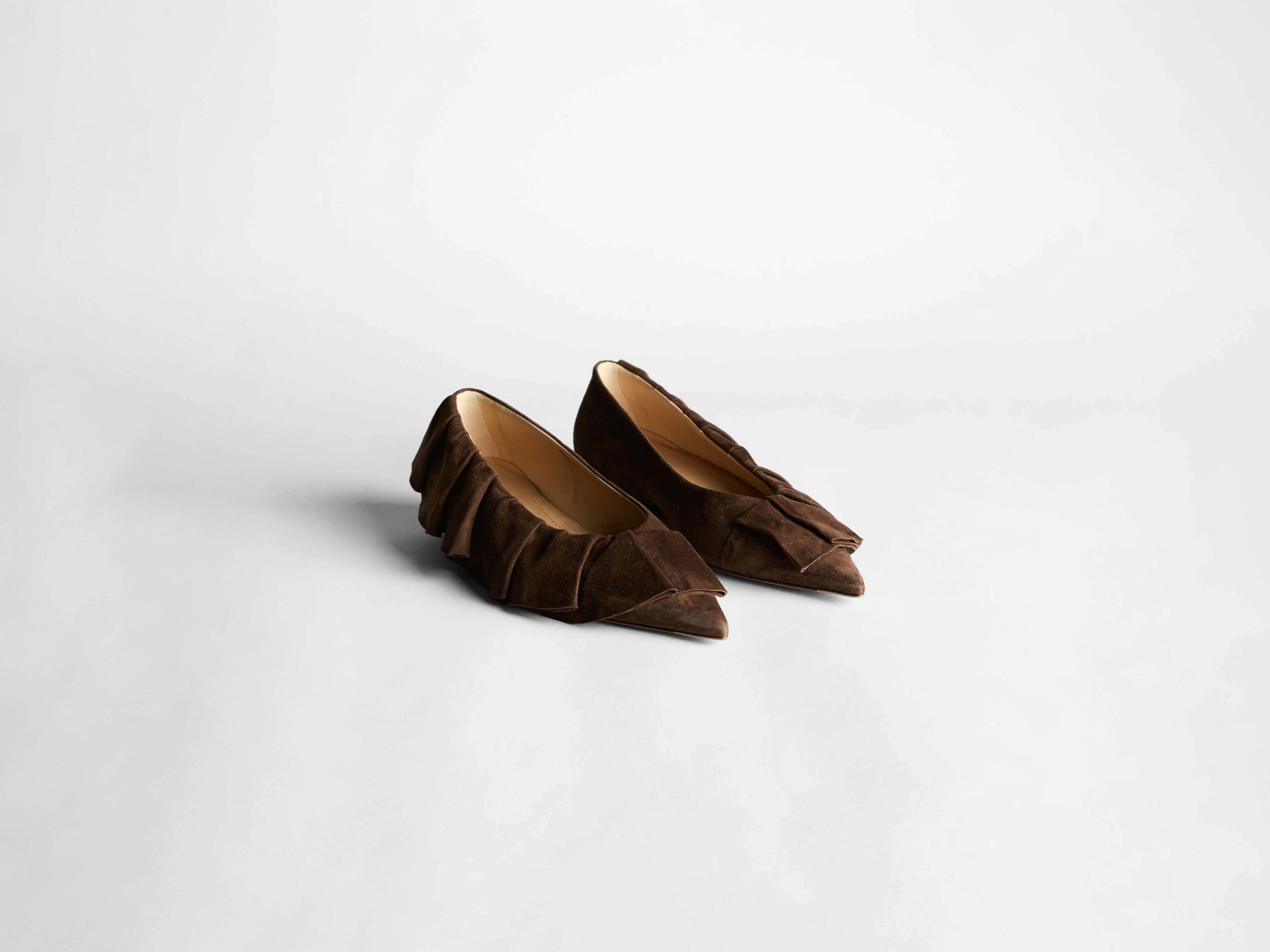 WOMENS RUFFLE BALLERINA FLATS IN BROWN - Image 3